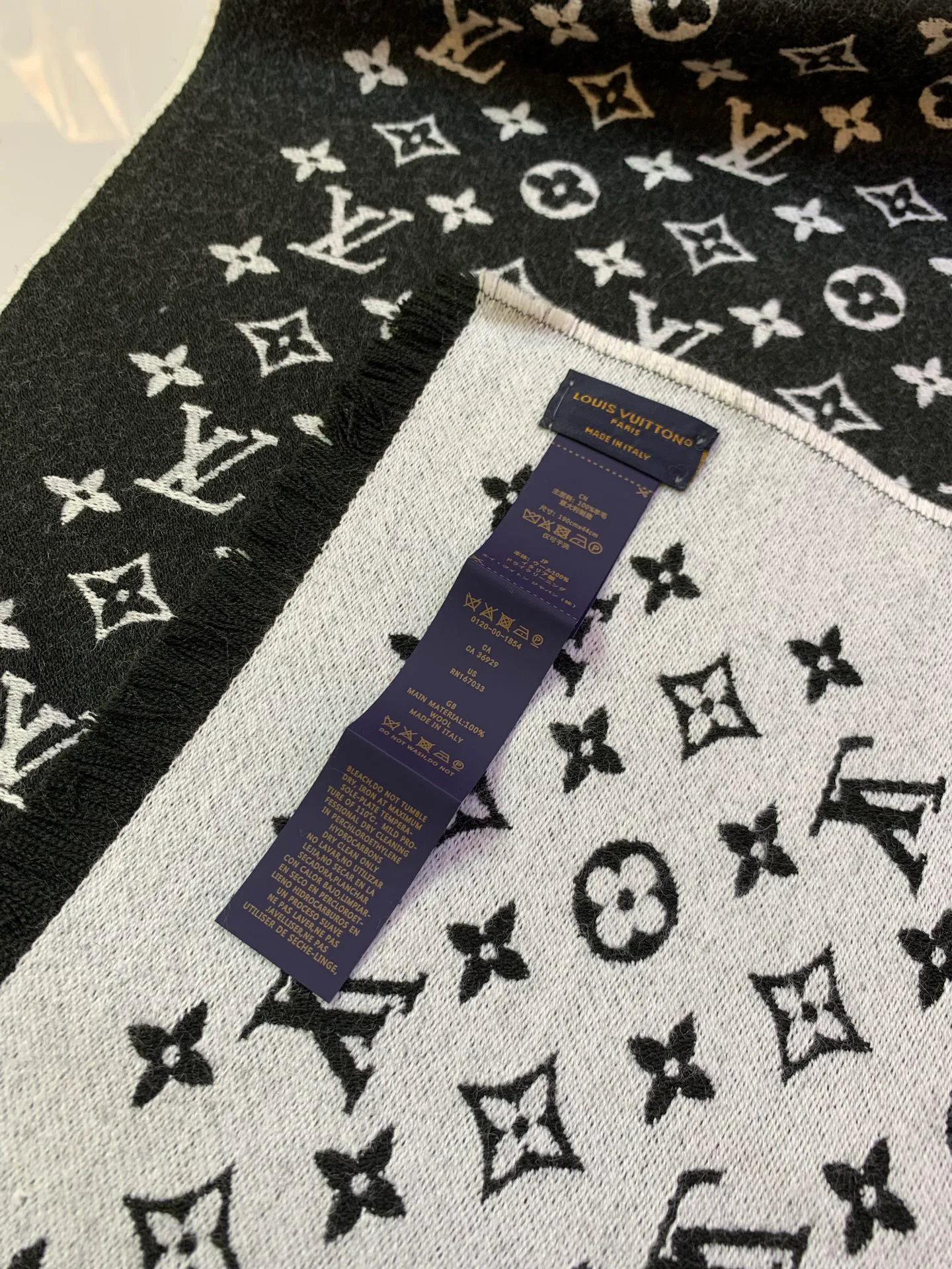 Scarves LOUIS VUITTON 18535869