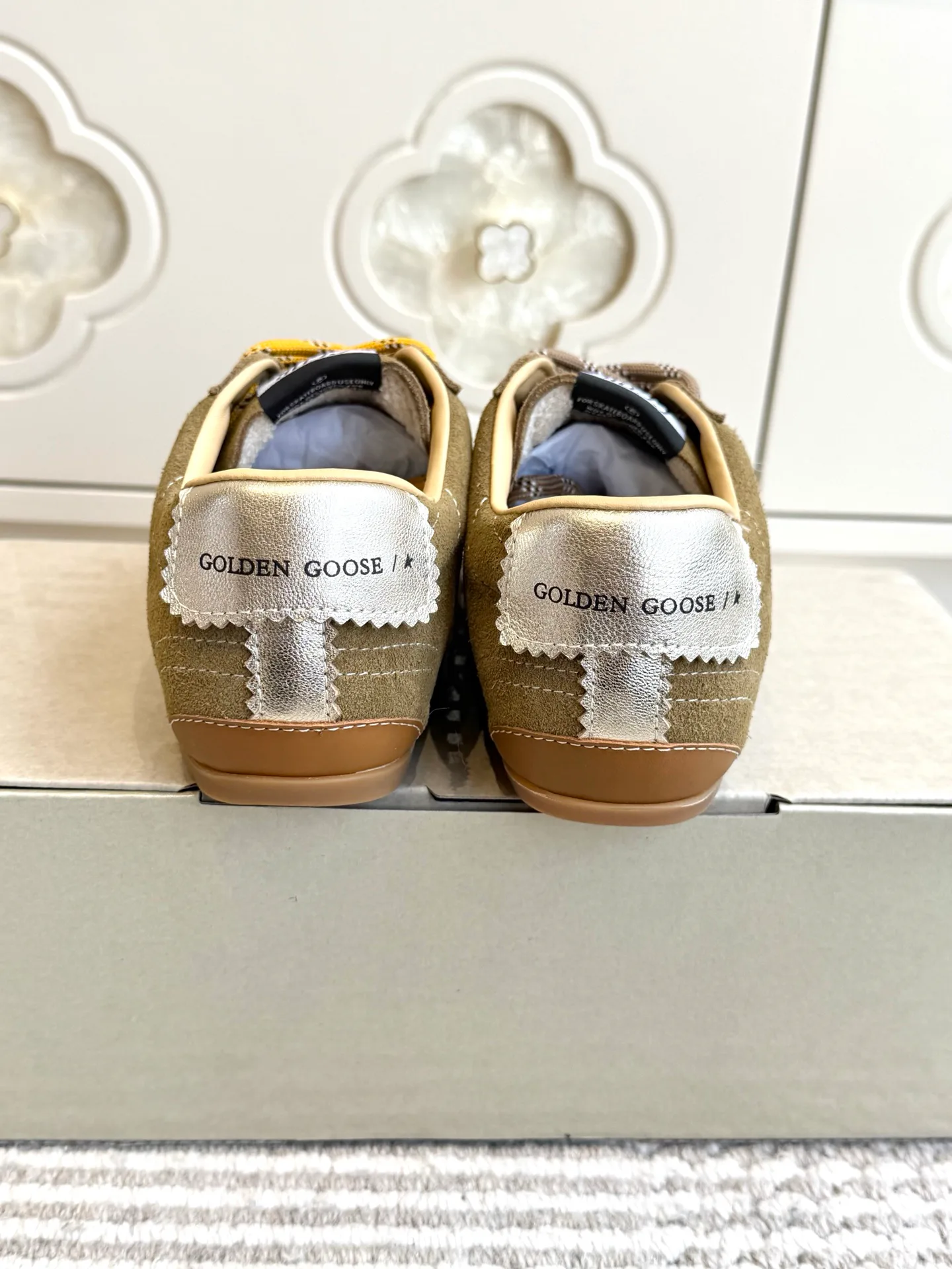 Women's Sneakers GOLDEN GOOSE 18360512