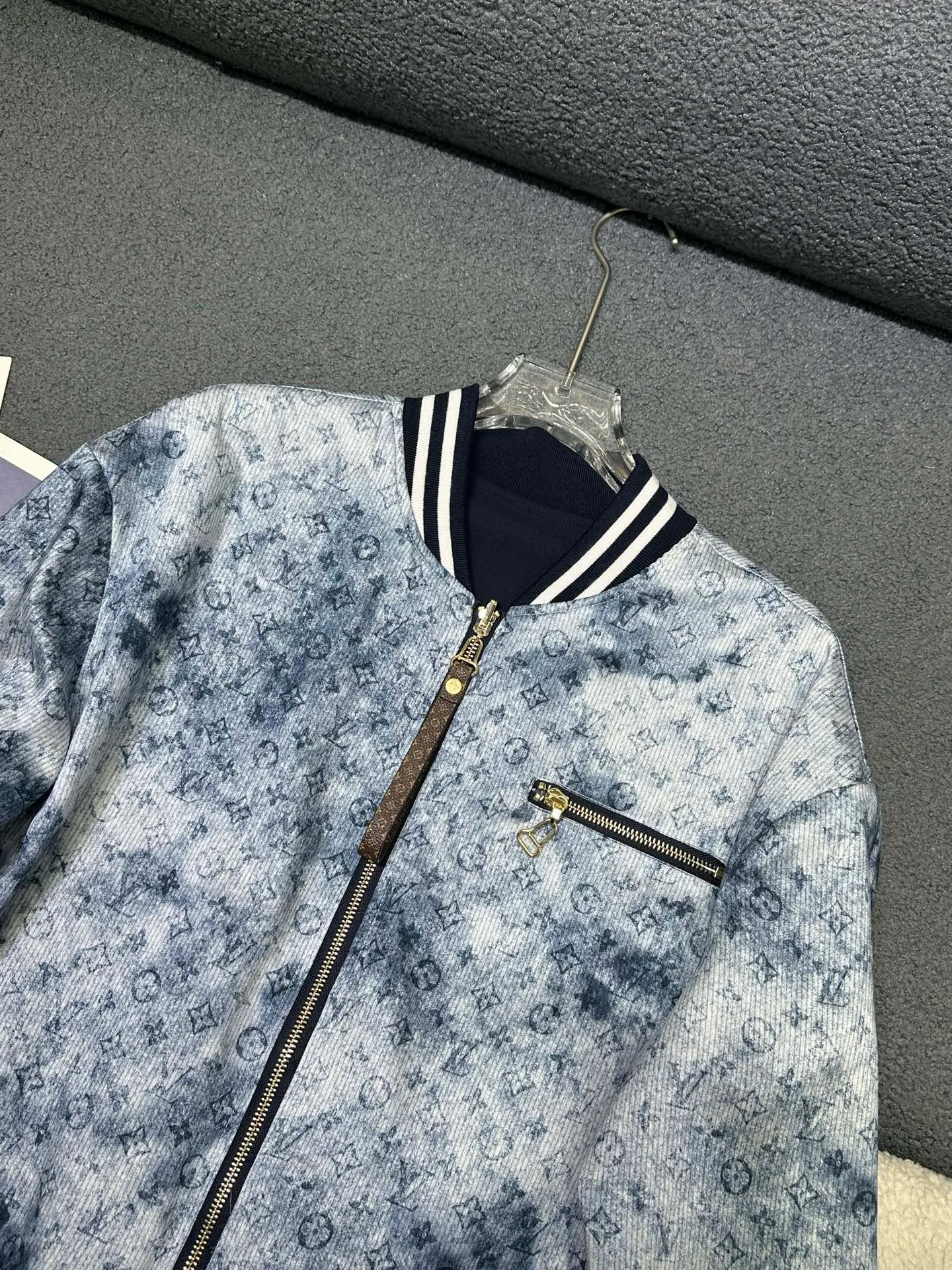 Women's Jackets And Down Jackets LOUIS VUITTON 18396729