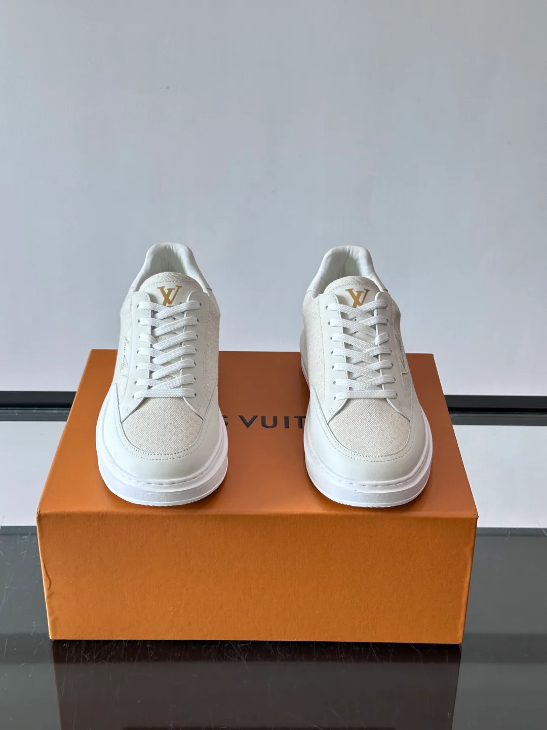 Women's Sneakers LOUIS VUITTON 18102292