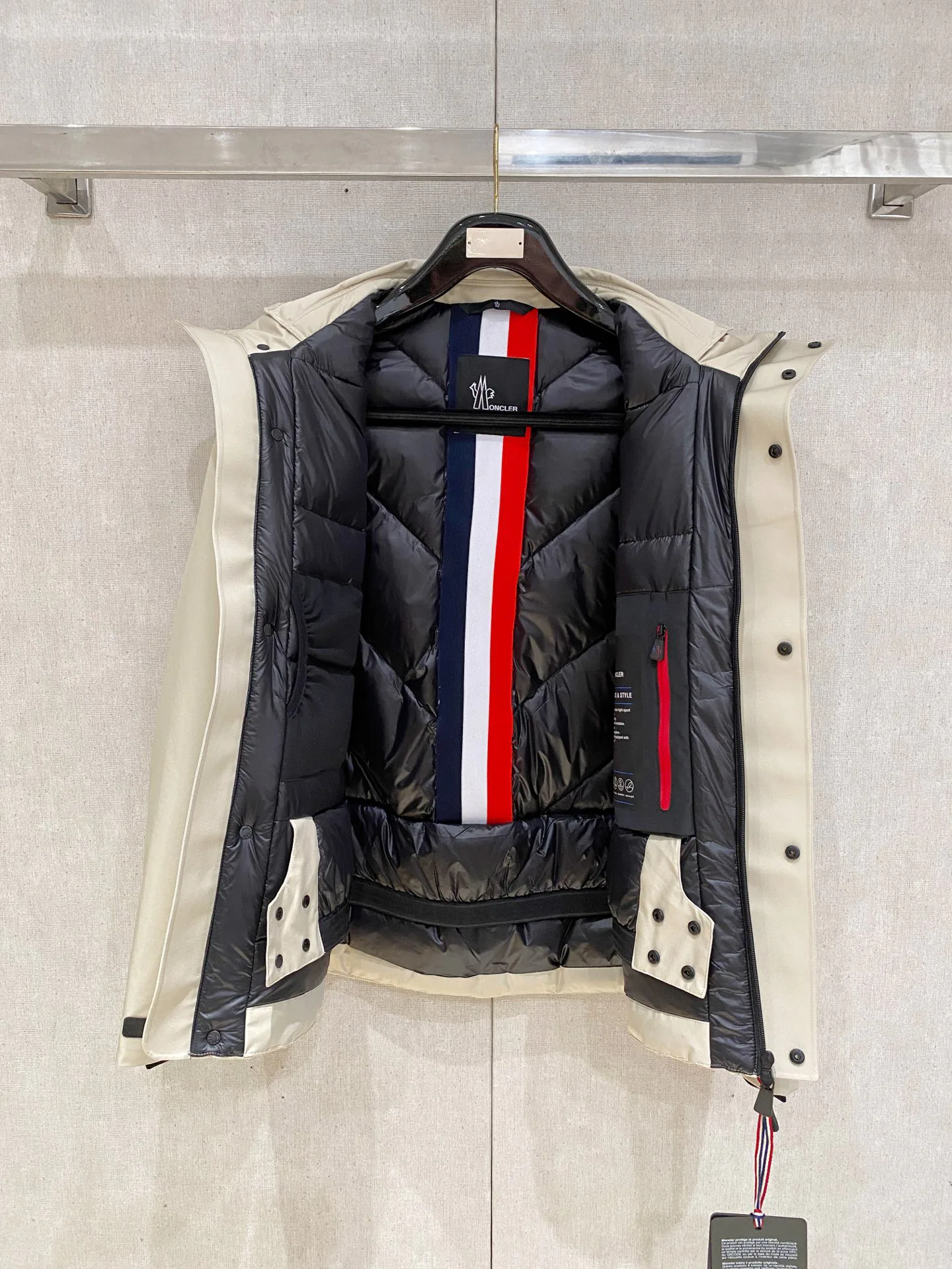 Men's Jackets And Down Jackets MONCLER 18111242