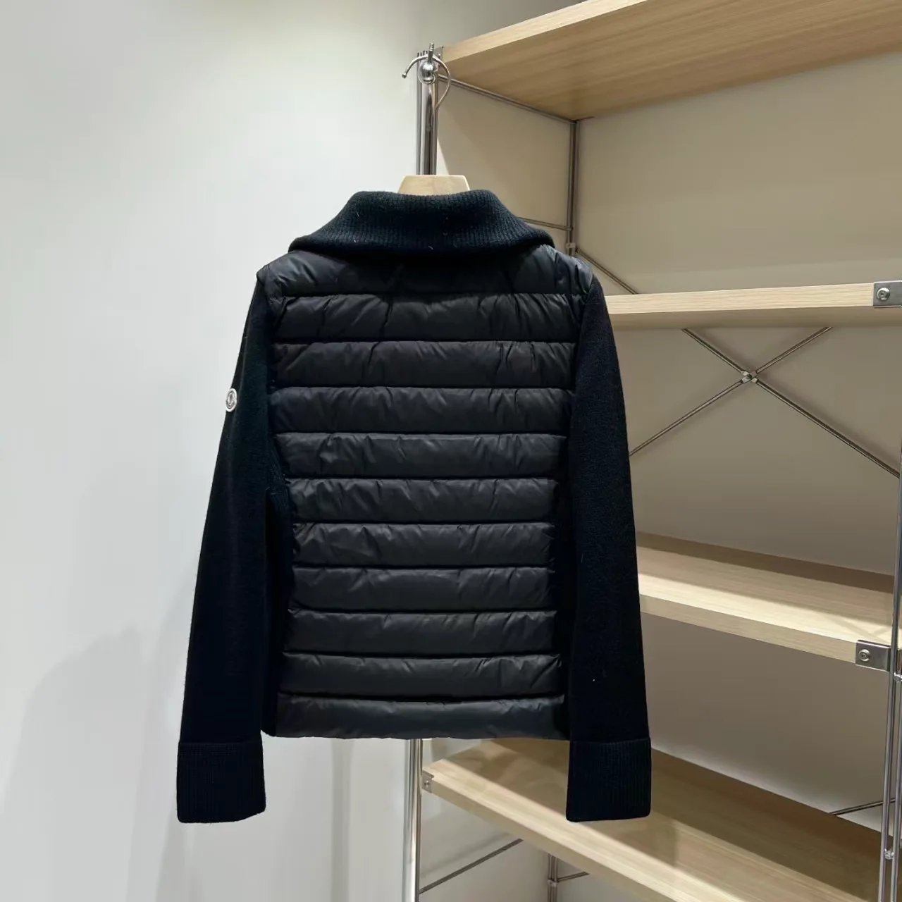 Women's Jackets And Down Jackets MONCLER 18131417
