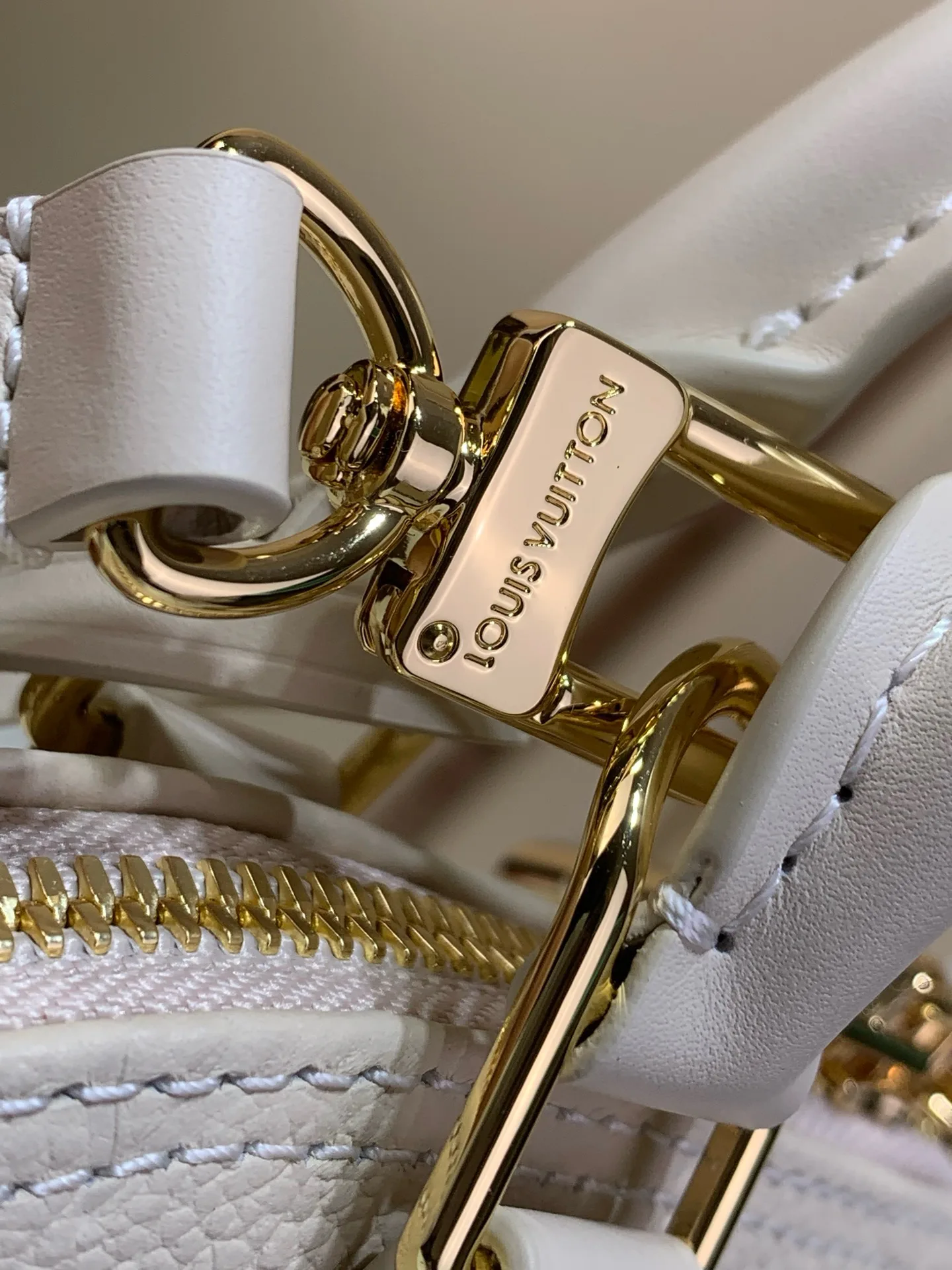 Women's Classic Handbags LOUIS VUITTON 17499358