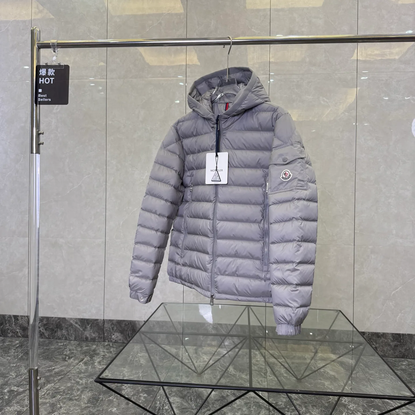 Women's Jackets And Down Jackets MONCLER 17919909