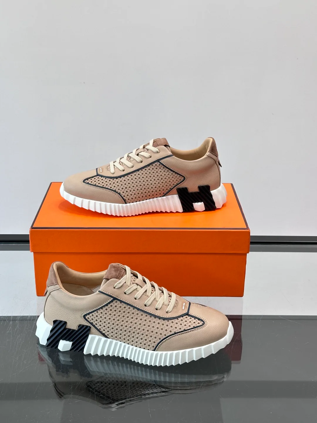 Men's Sneakers HERMES 18118572