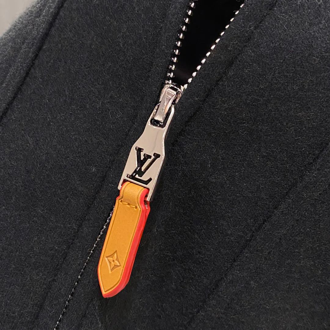 Куртки И Пуховики Мужские Louis Vuitton 18572311