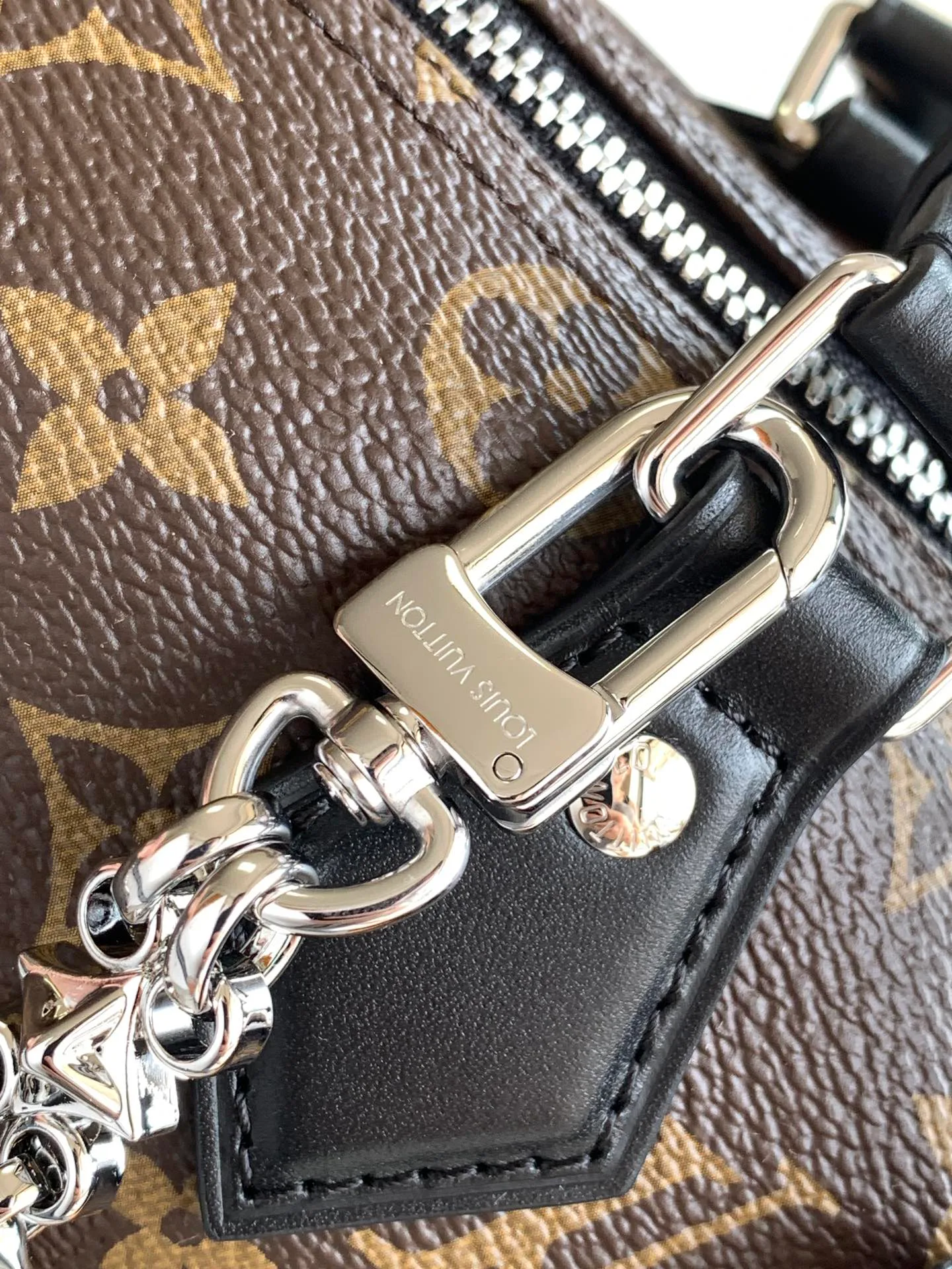 Women's Classic Handbags LOUIS VUITTON 17844891