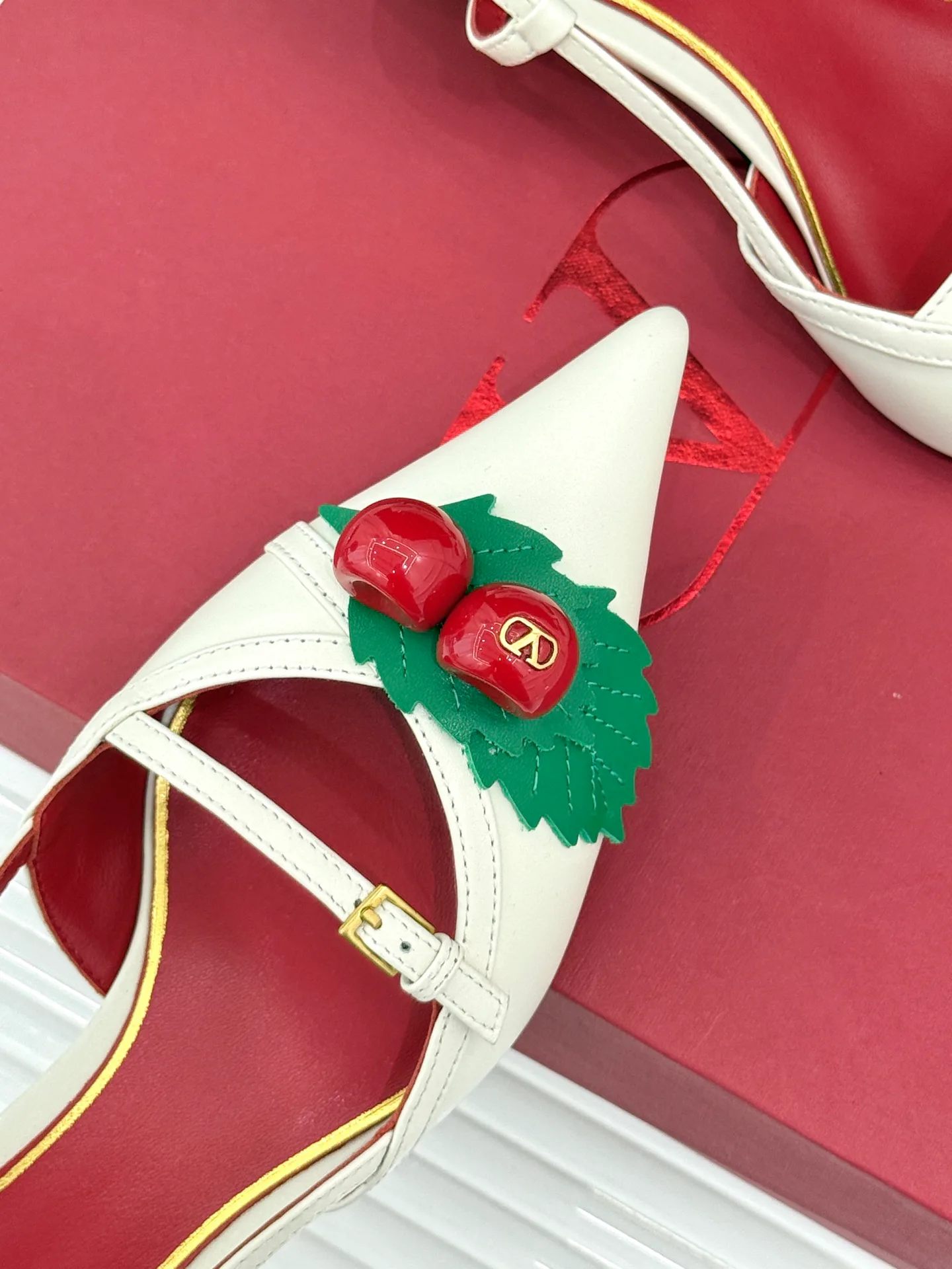 Women's Open-Toe Sandals VALENTINO 16986236