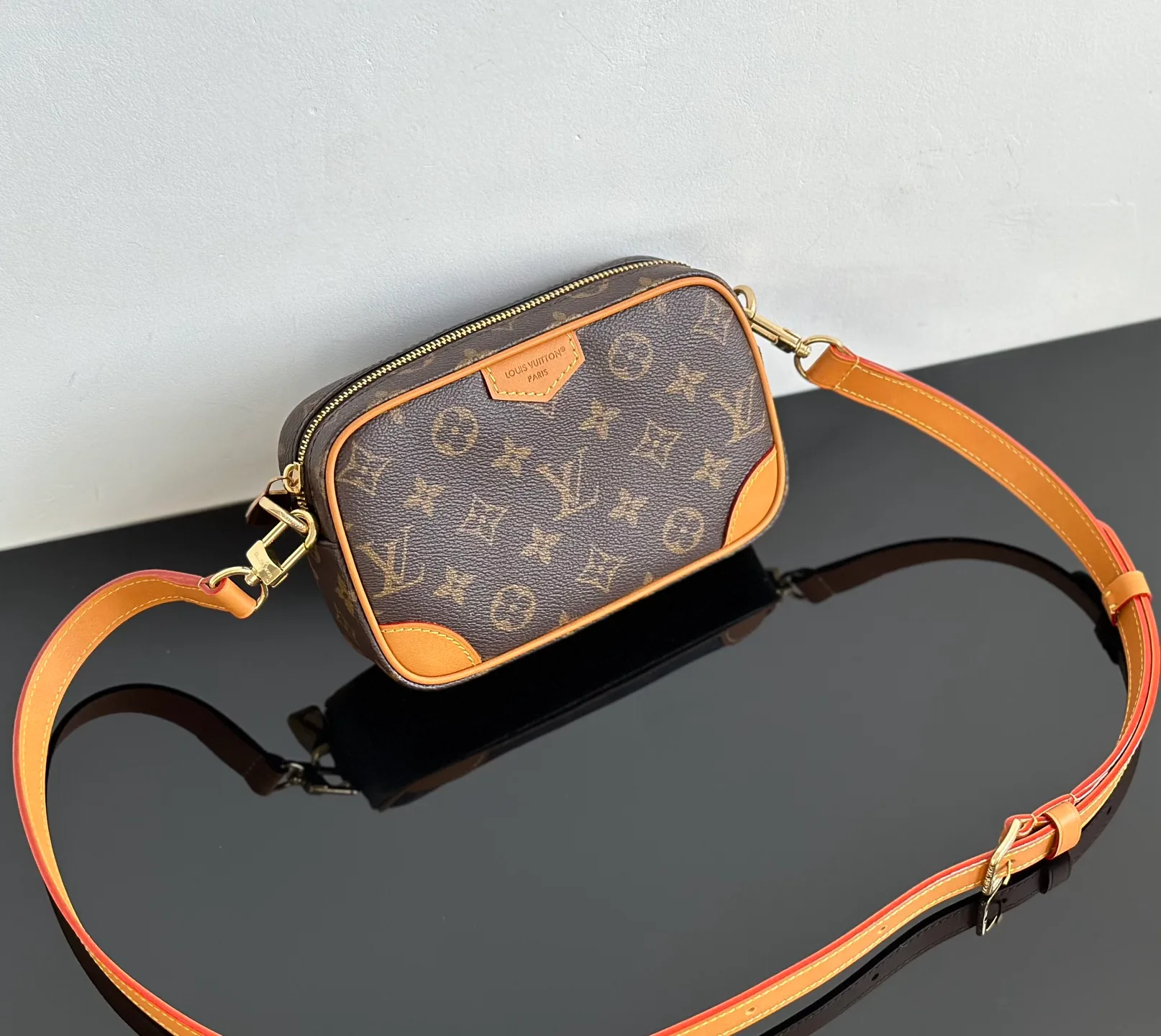 Women's Classic Handbags LOUIS VUITTON 18376394