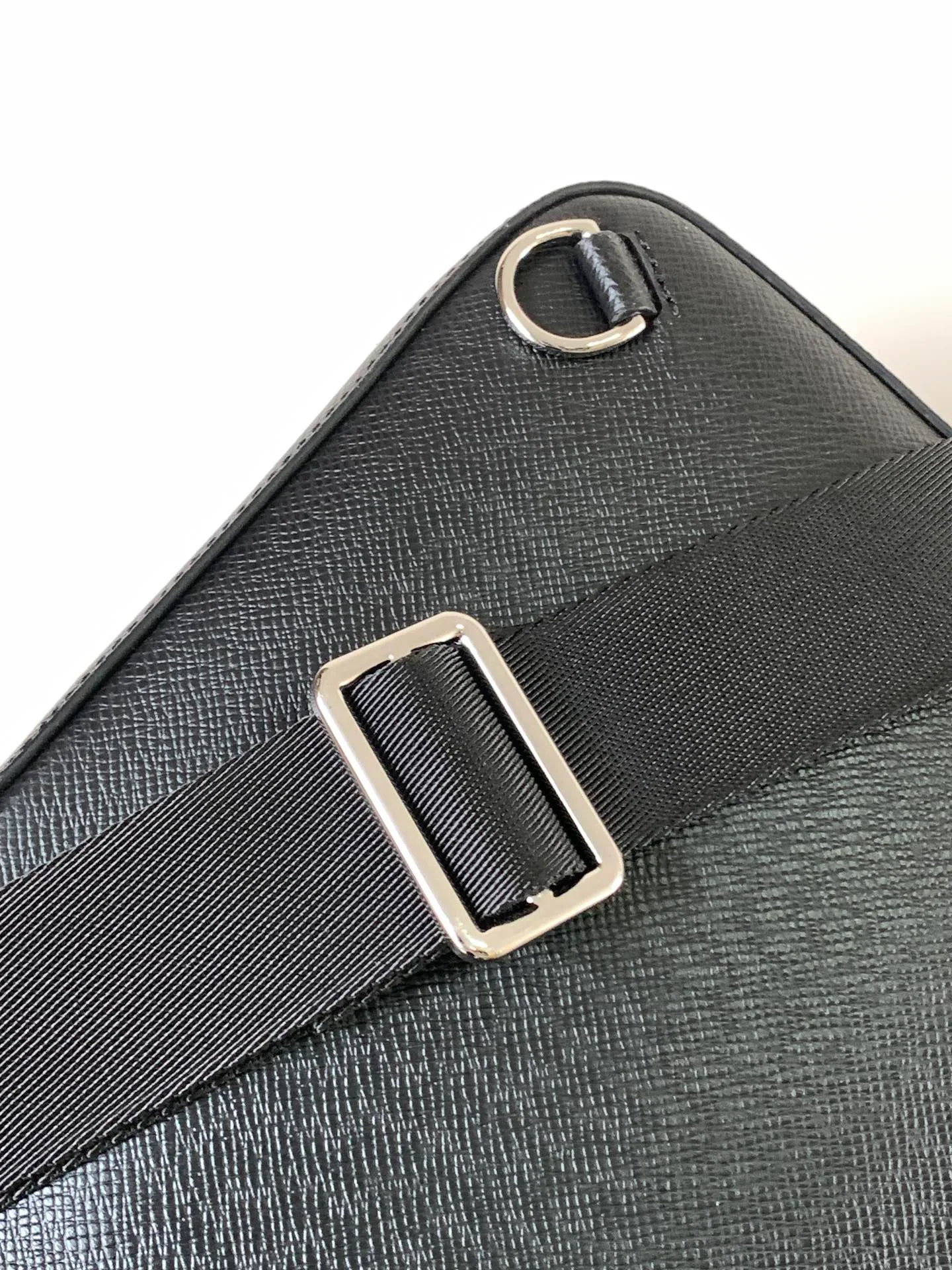 Women's Shoulder Bags LOUIS VUITTON 17948721