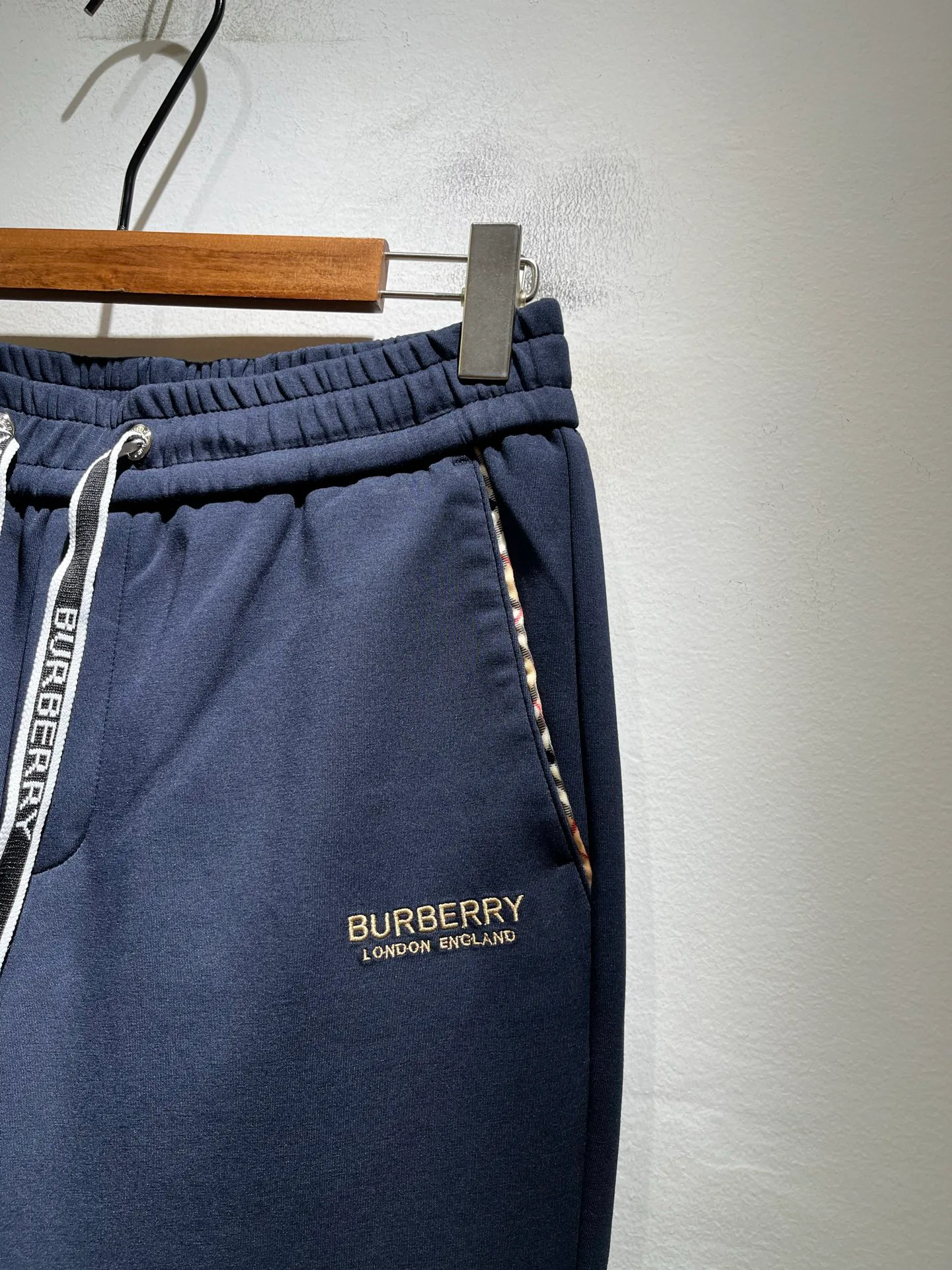 Men's Trousers BURBERRY 18343126