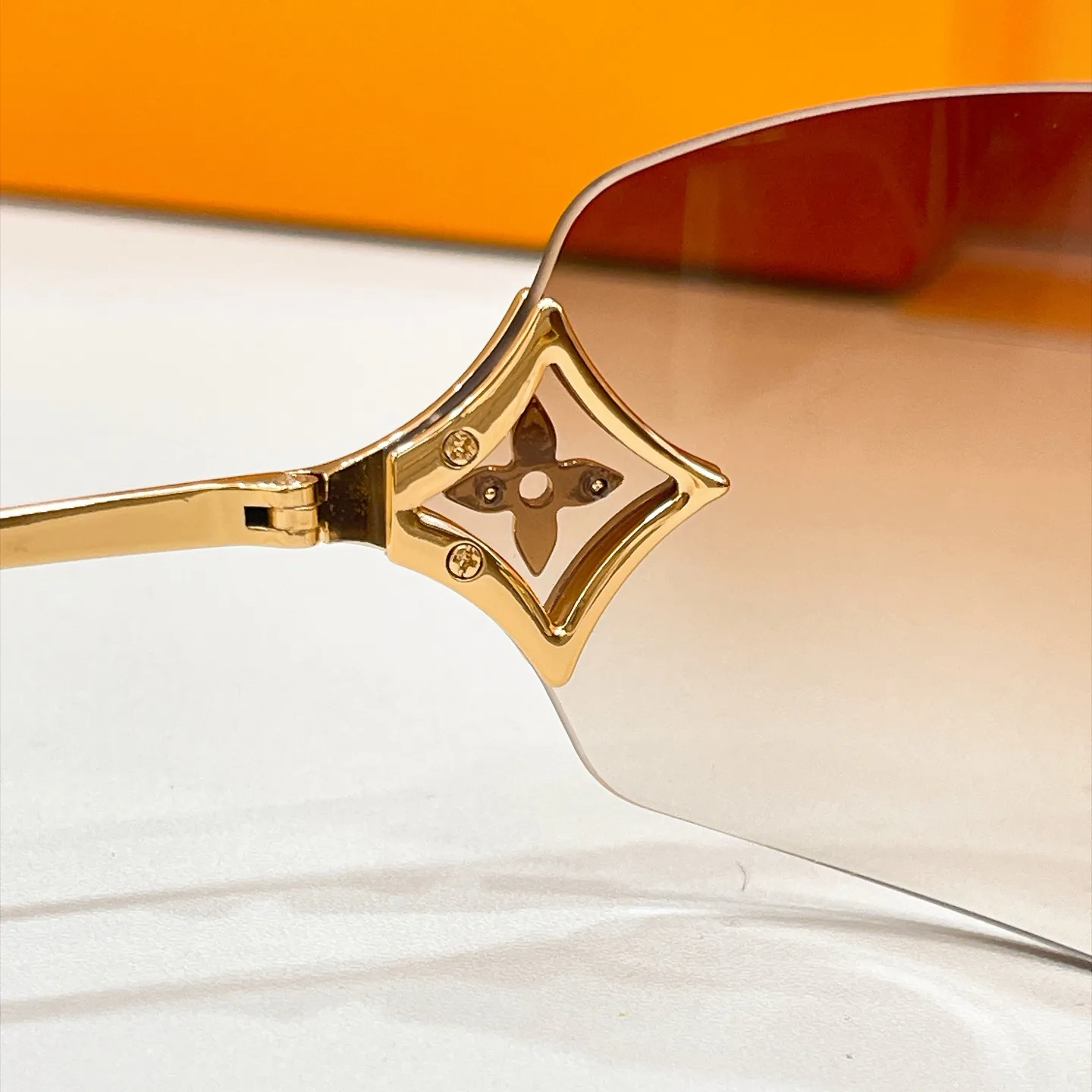 Glasses LOUIS VUITTON 17916279