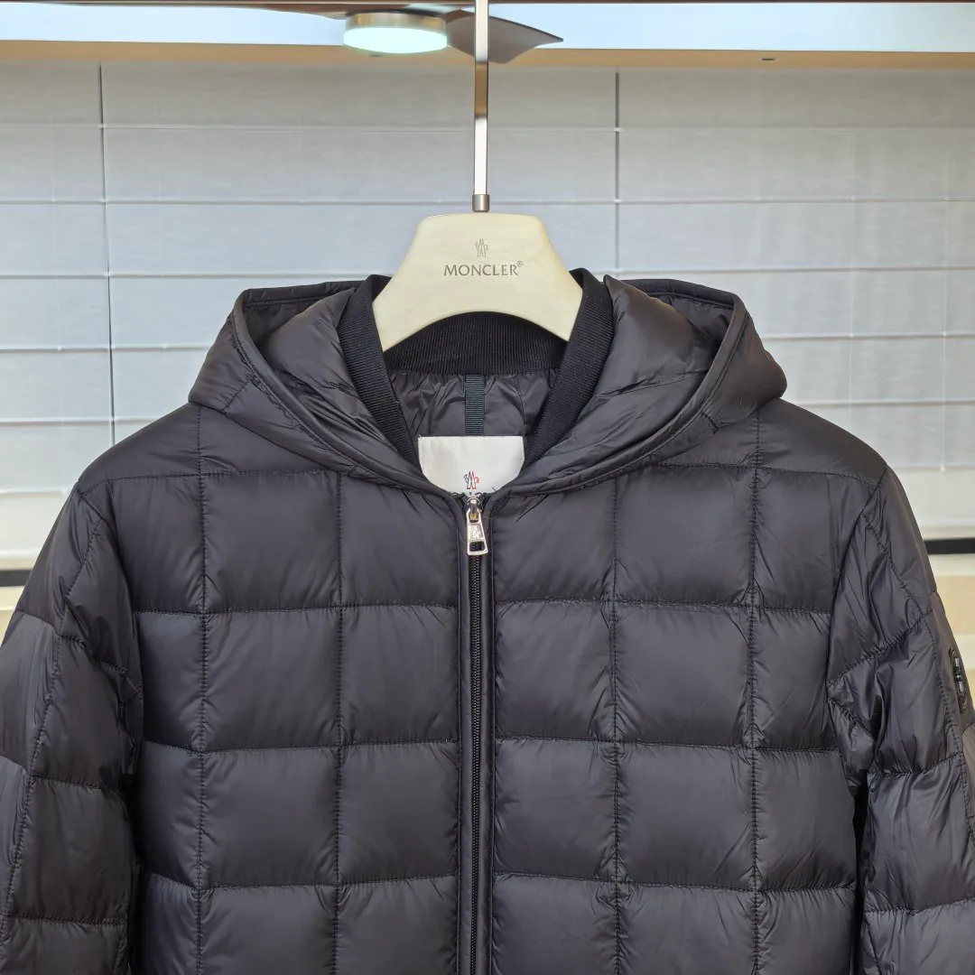 Men's Jackets And Down Jackets MONCLER 18289241
