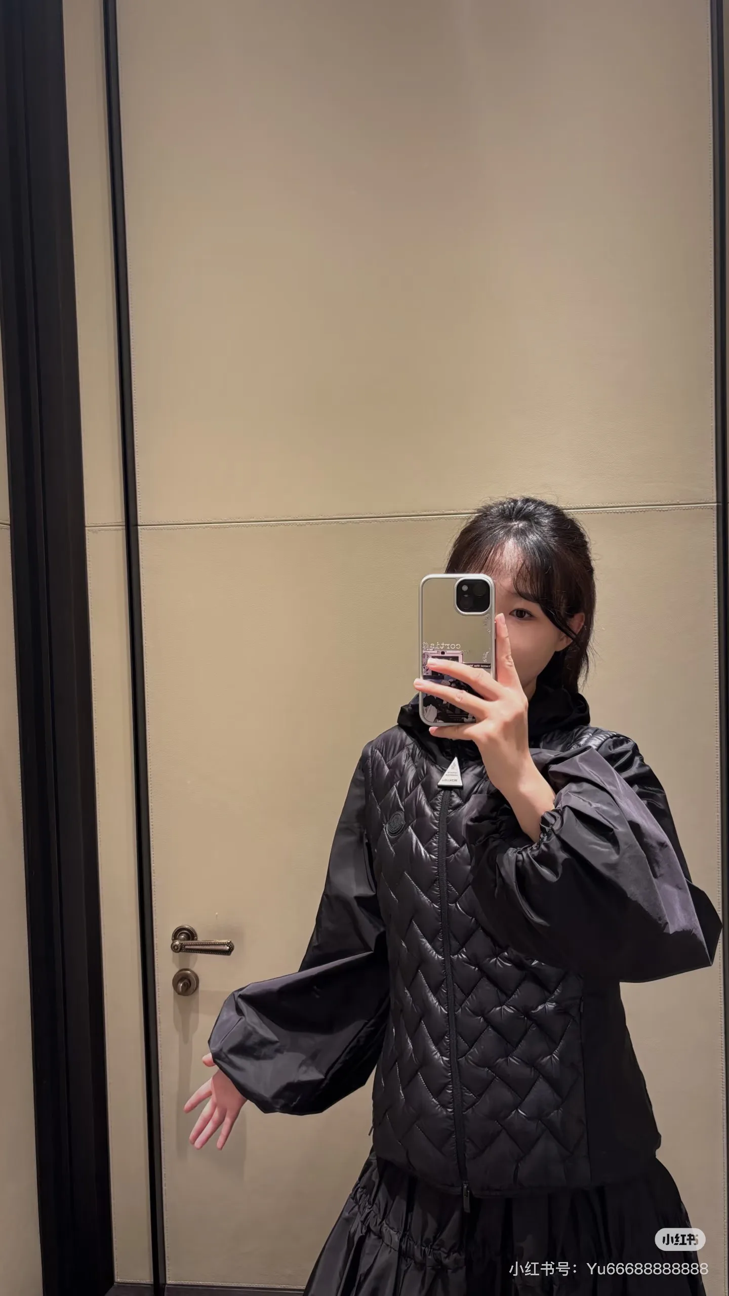 Women's Jackets And Down Jackets MONCLER 18044131