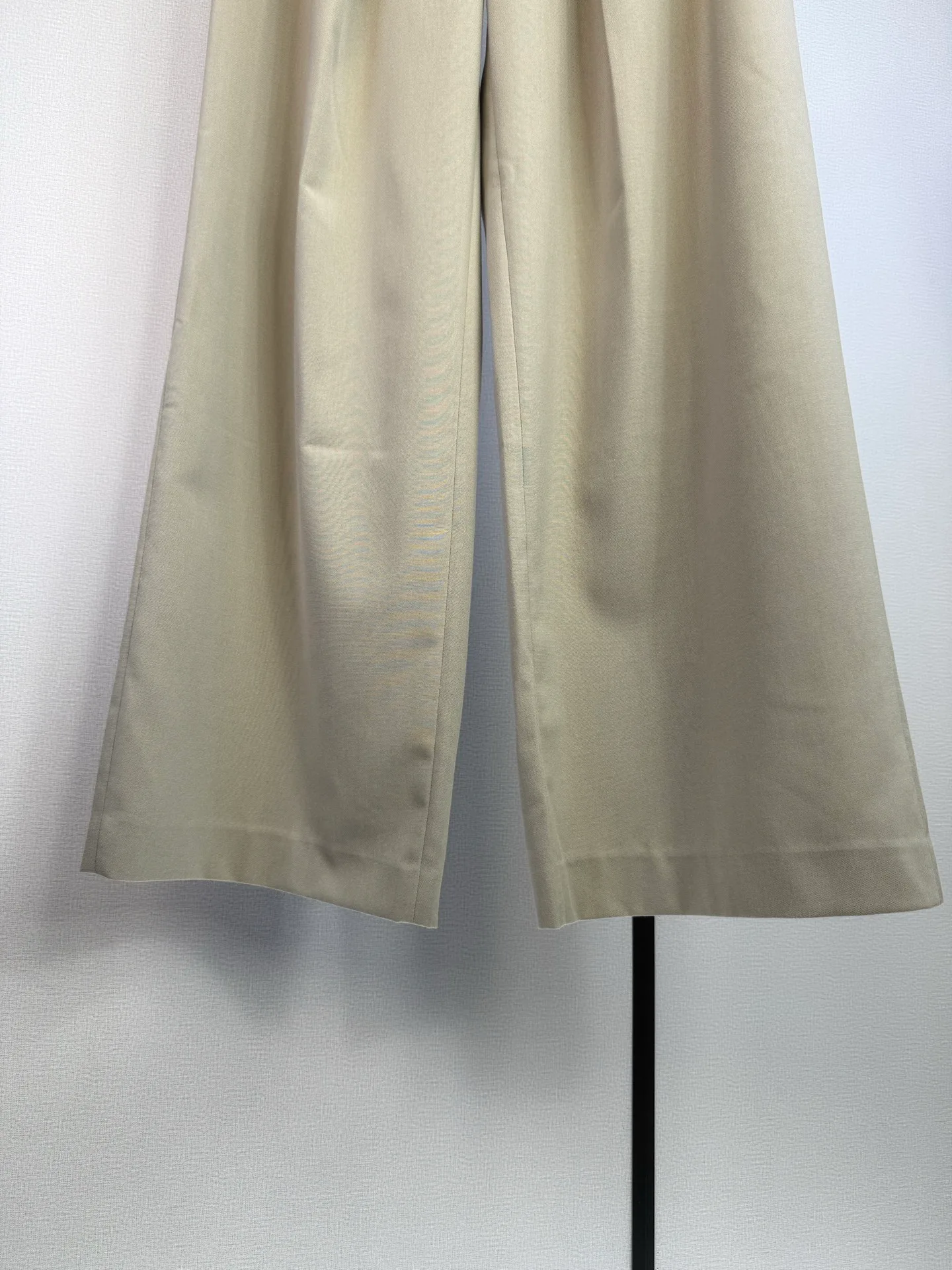 Women's Trousers LOEWE 17799304