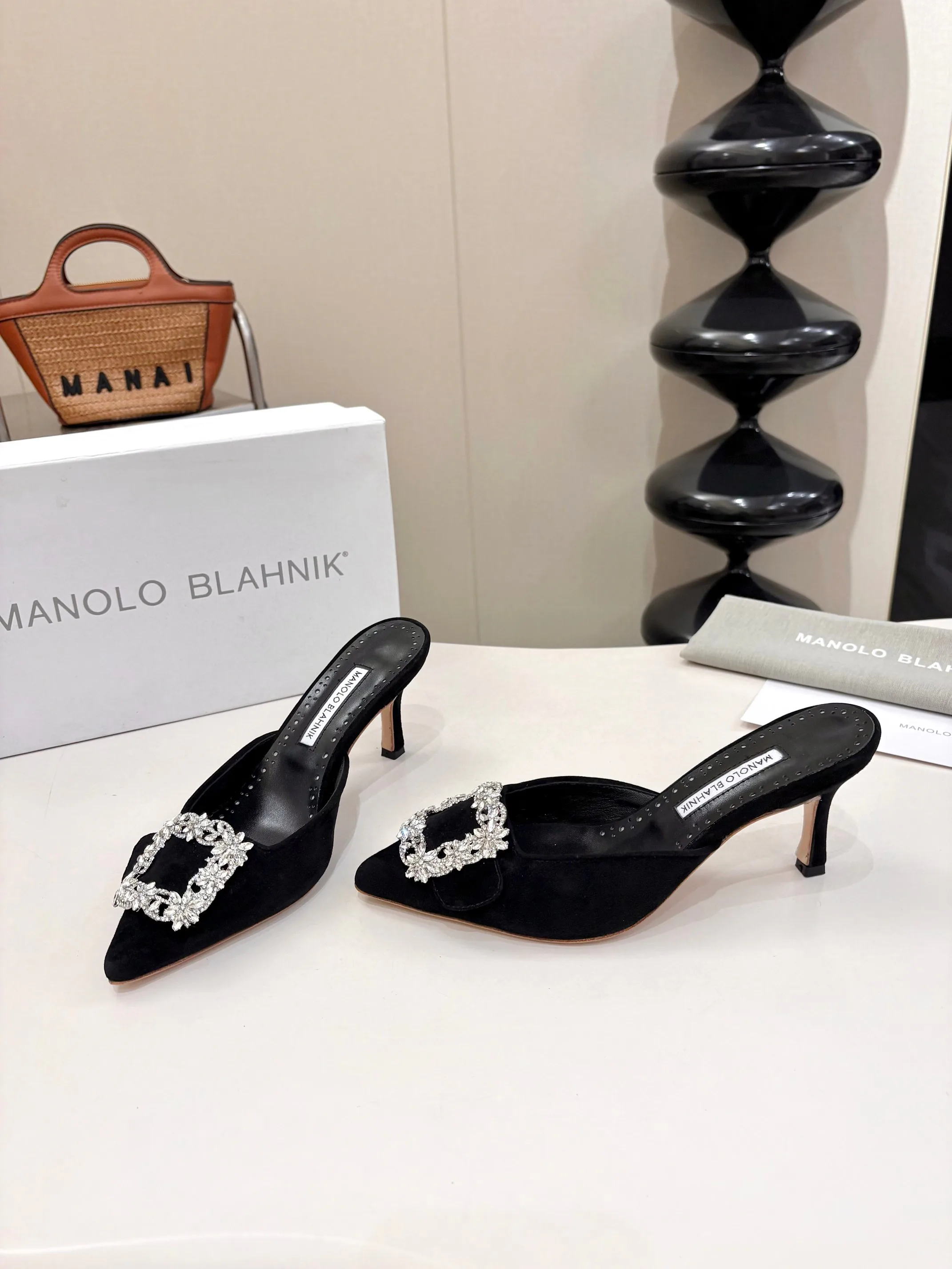 Women's Heels MANOLO BLAHNIK 17100599