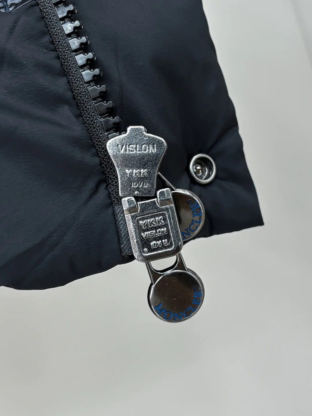 Жилеты Мужские Moncler 18596629