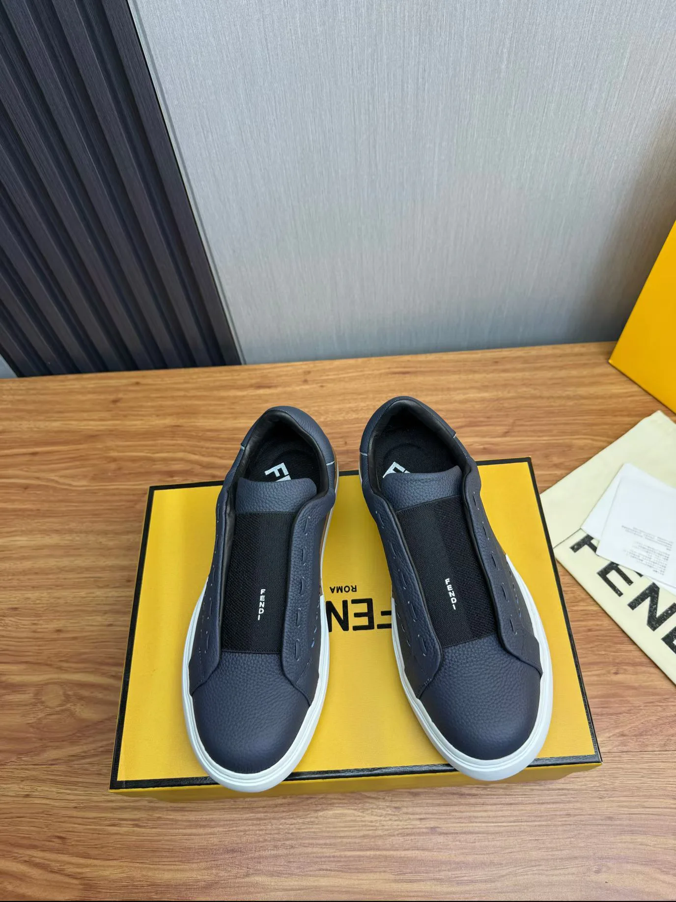 Men's Sneakers FENDI 18103056