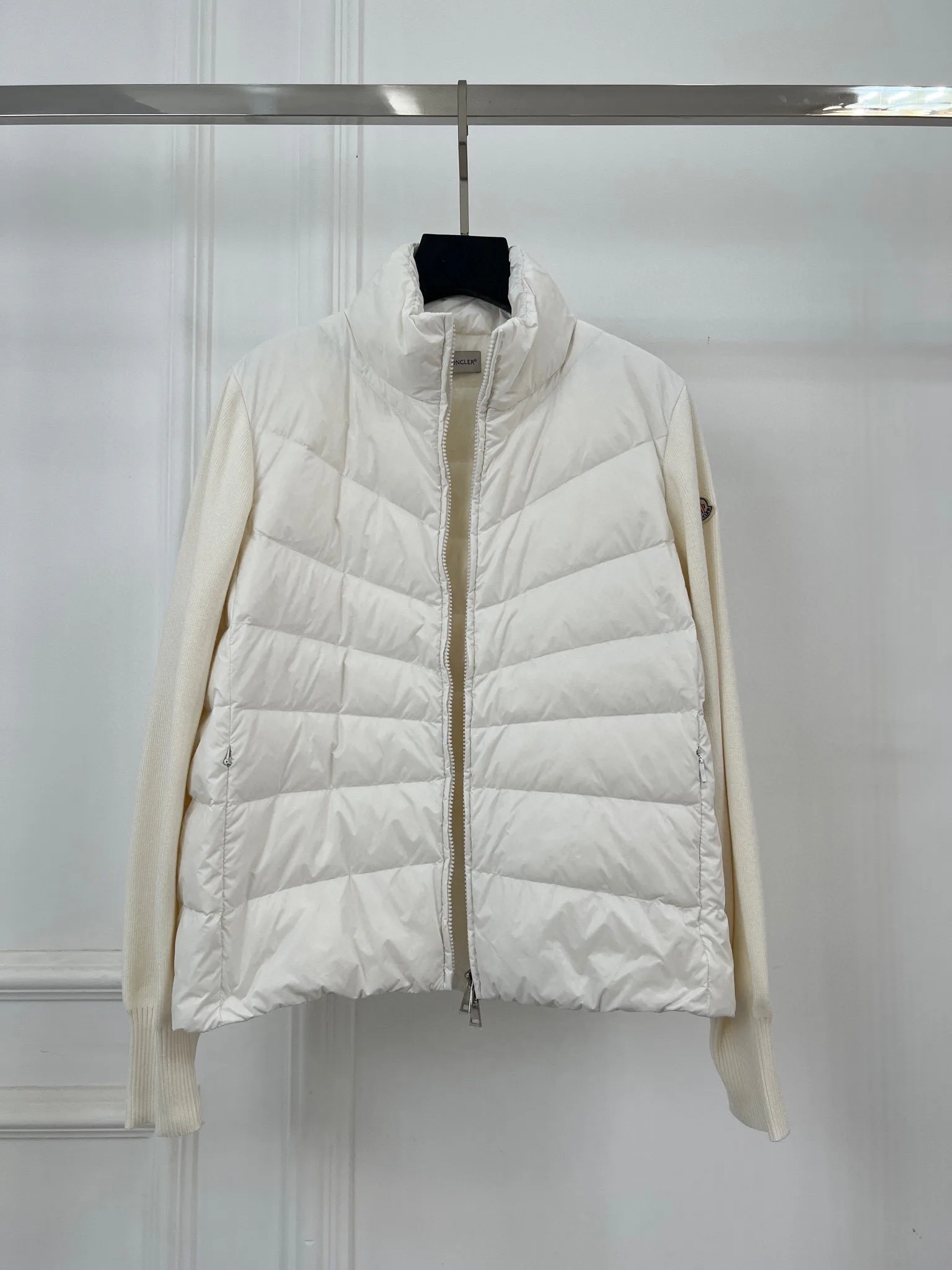 Women's Jackets And Down Jackets MONCLER 18415624