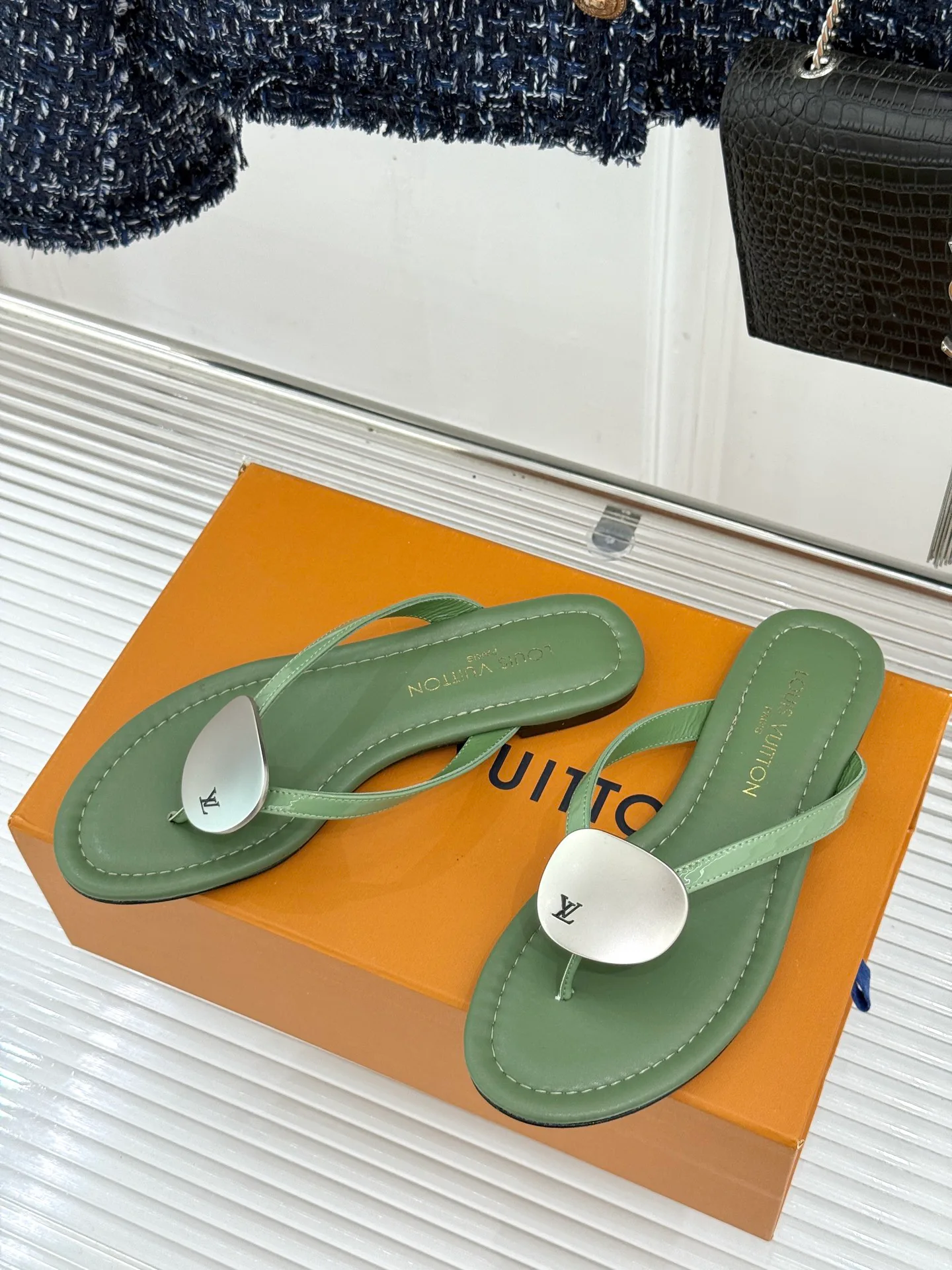 Women's Flip-Flops LOUIS VUITTON 17596994