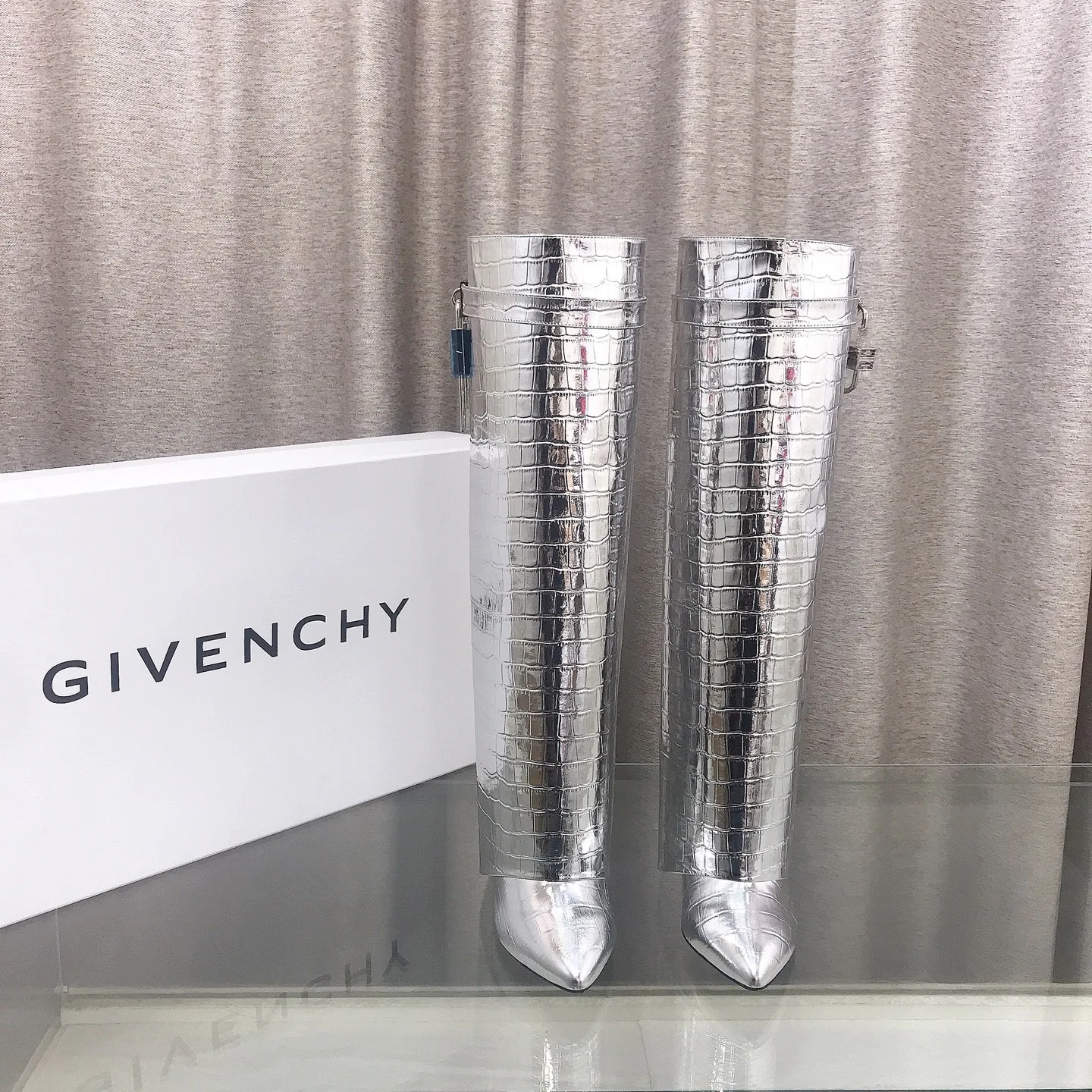 Women's Boots GIVENCHY 18289995