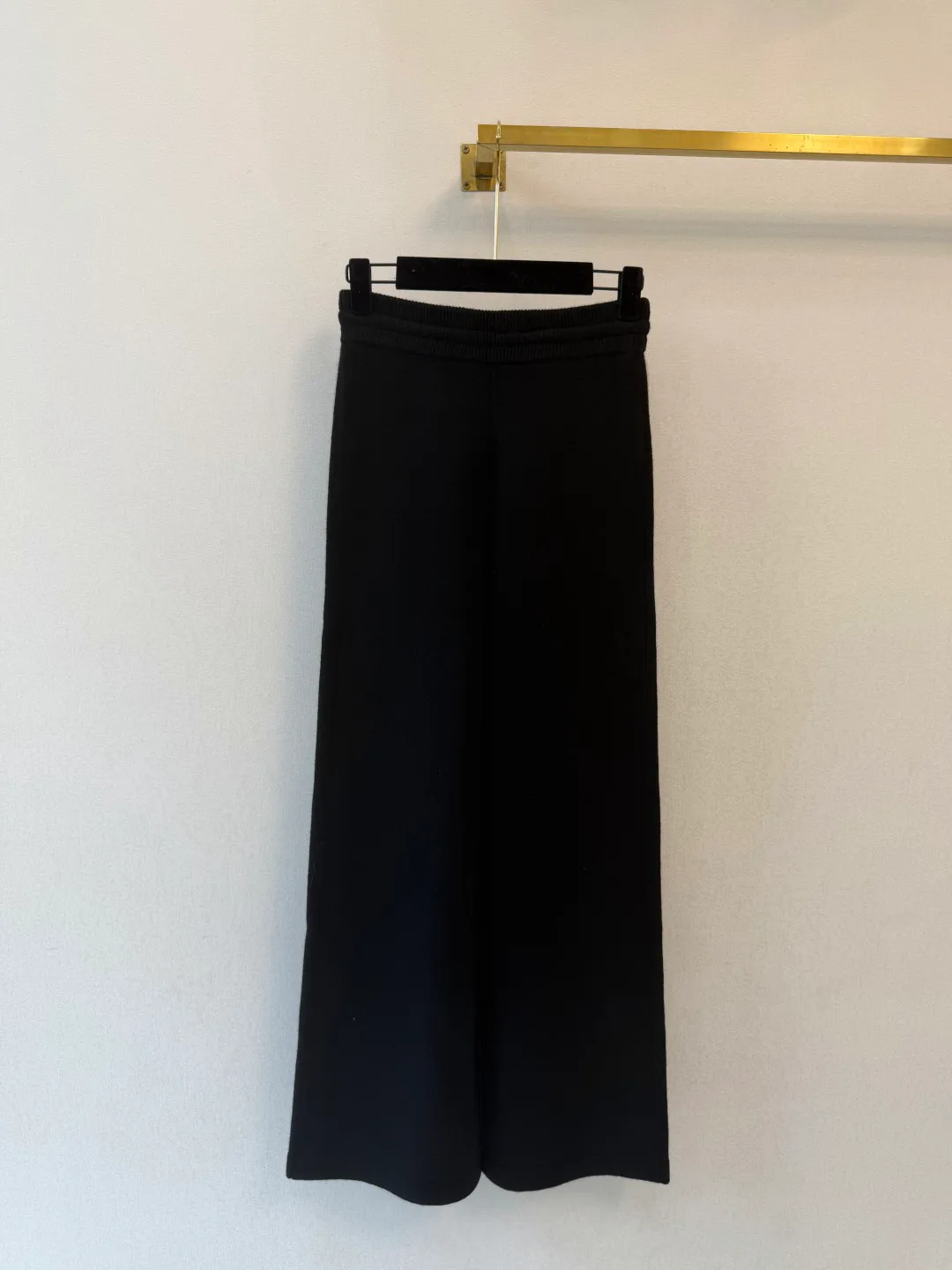 Women's Trousers CHANEL 18137813