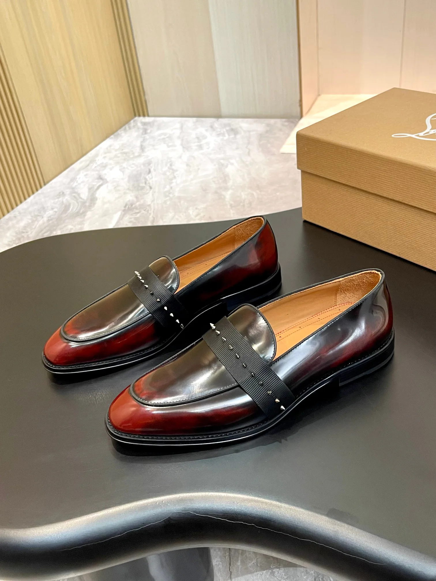 Men's Loafers And Dress Shoes CHRISTIAN LOUBOUTIN 18117258