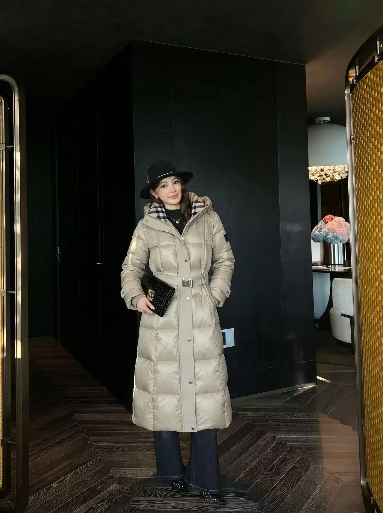Women's Jackets And Down Jackets BURBERRY 18248312