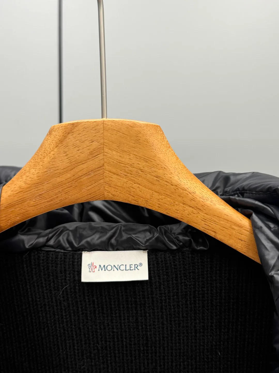 Women's Jackets And Down Jackets MONCLER 18450485
