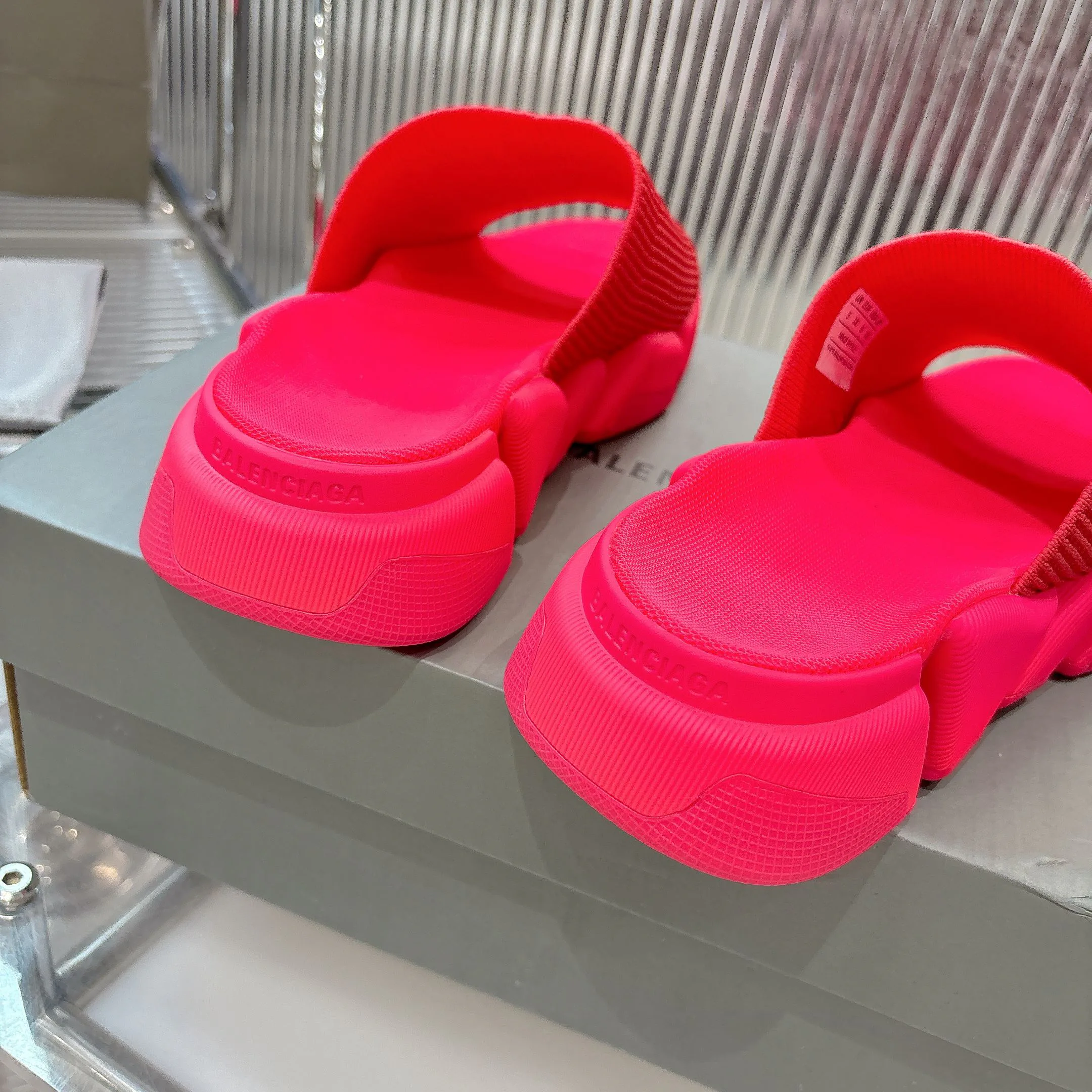 Women's Flip-Flops BALENCIAGA 17182655