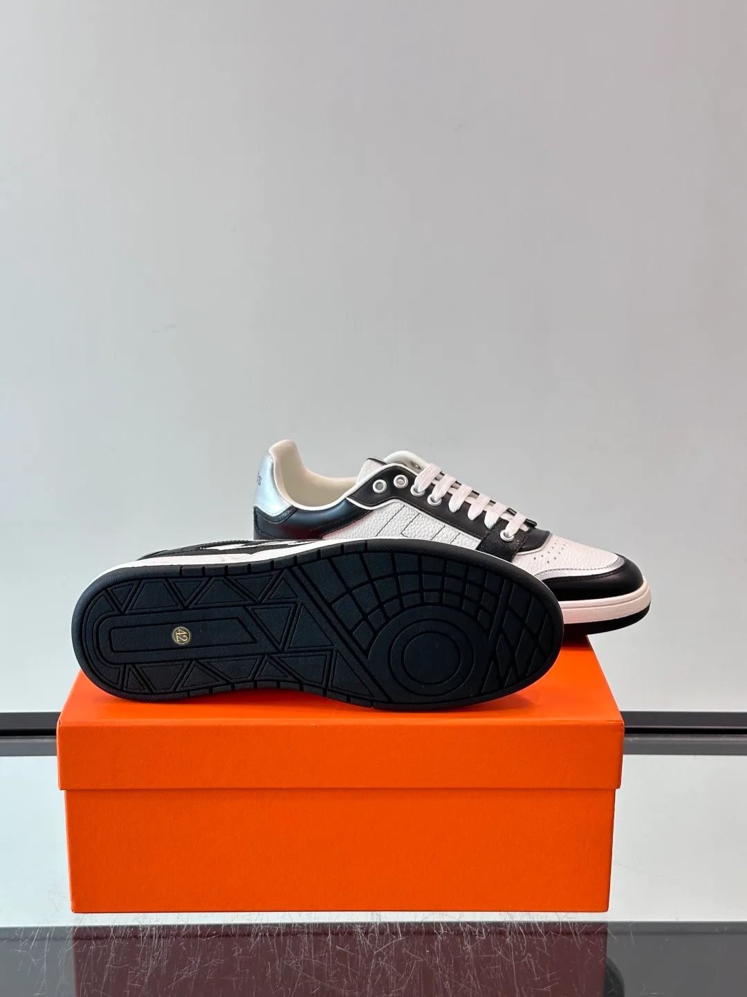 Men's Sneakers HERMES 18500630