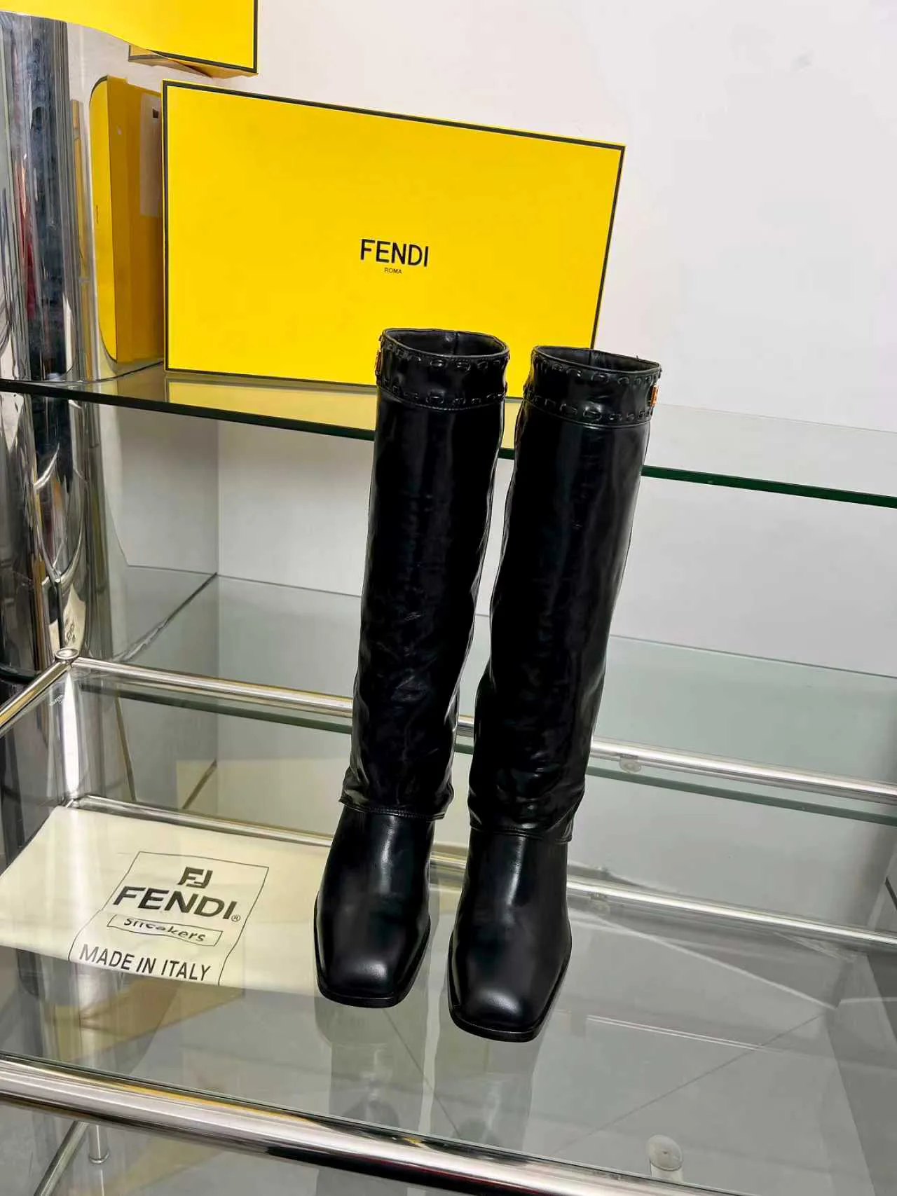 Women's Boots FENDI 18104315