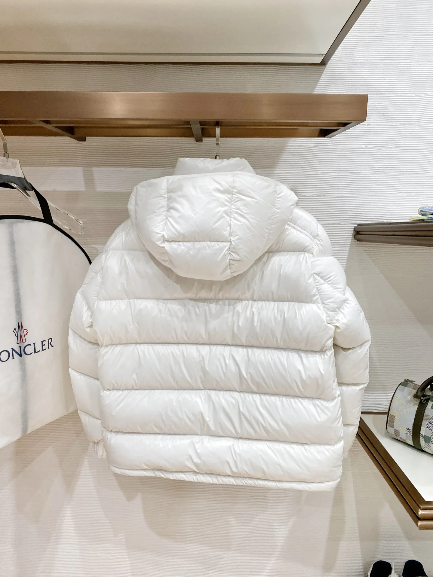 Women's Jackets And Down Jackets MONCLER 17673559