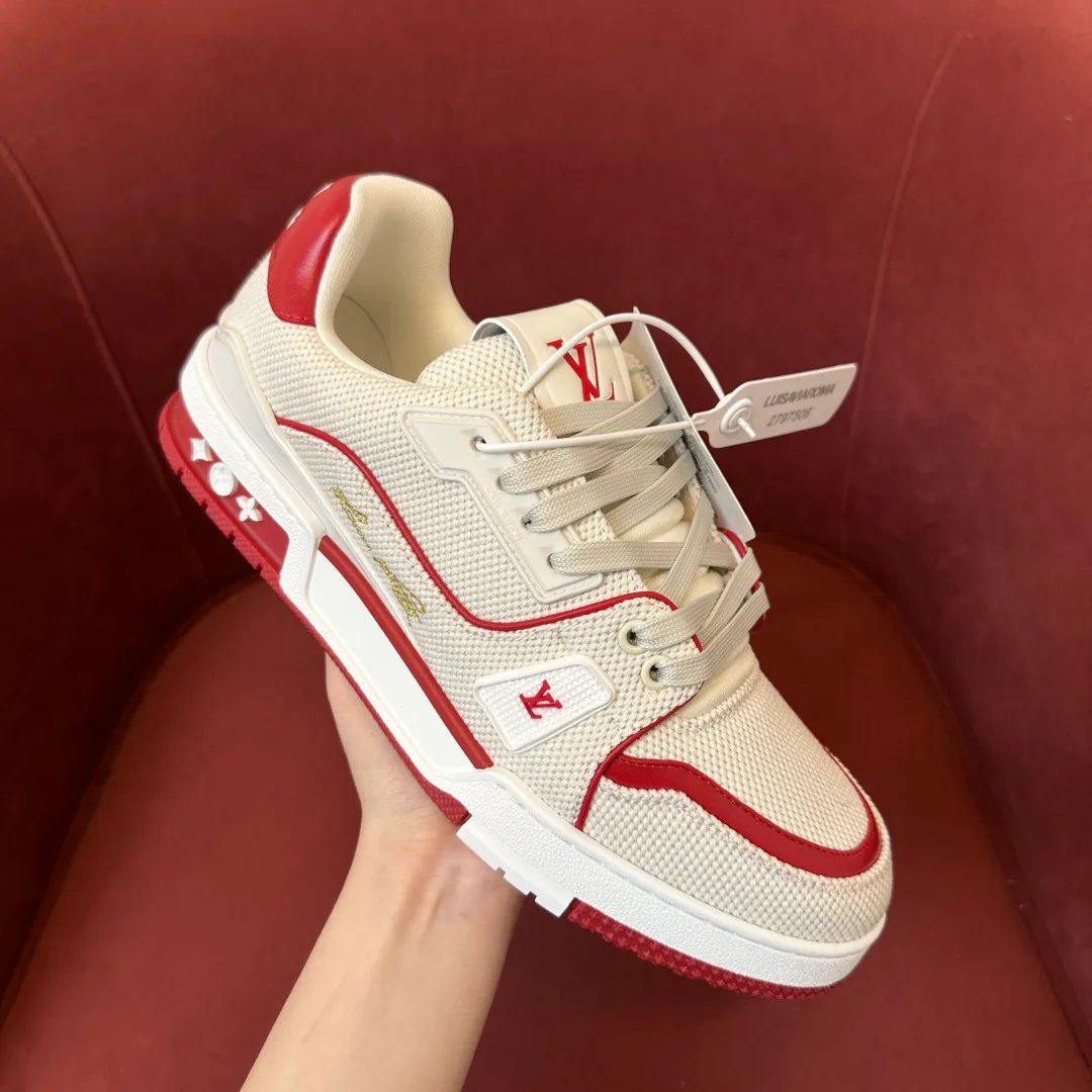 Men's Sneakers LOUIS VUITTON 18039895