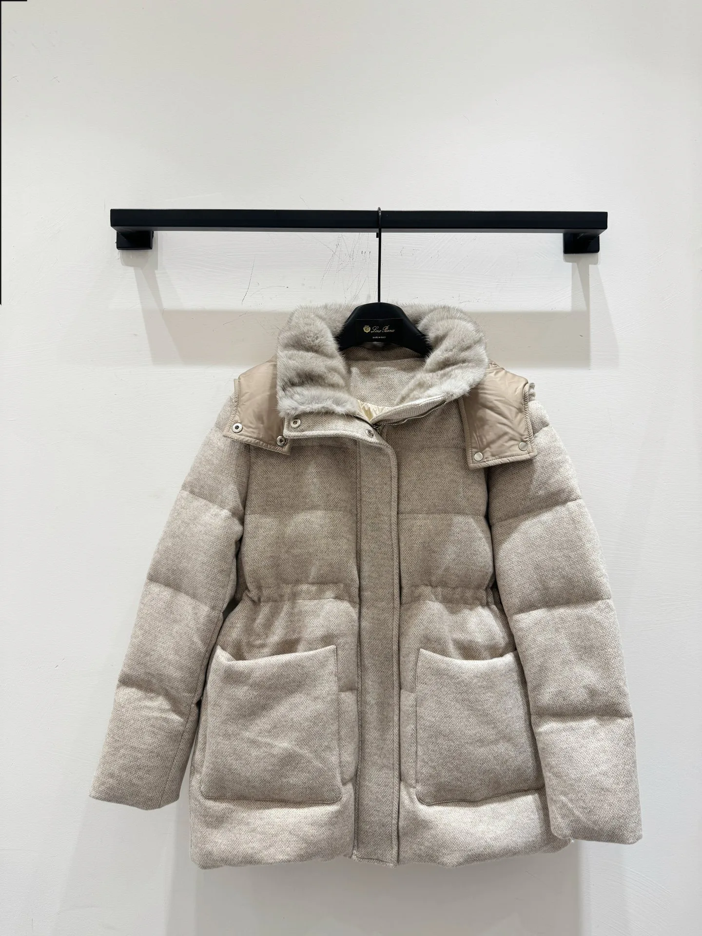 Women's Jackets And Down Jackets LORO PIANA 19541106