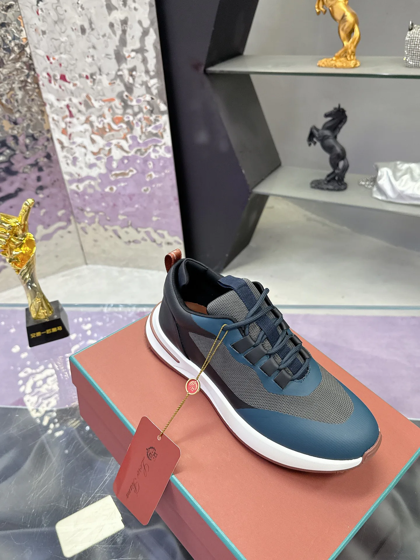 Men's Sneakers LORO PIANA 17368559