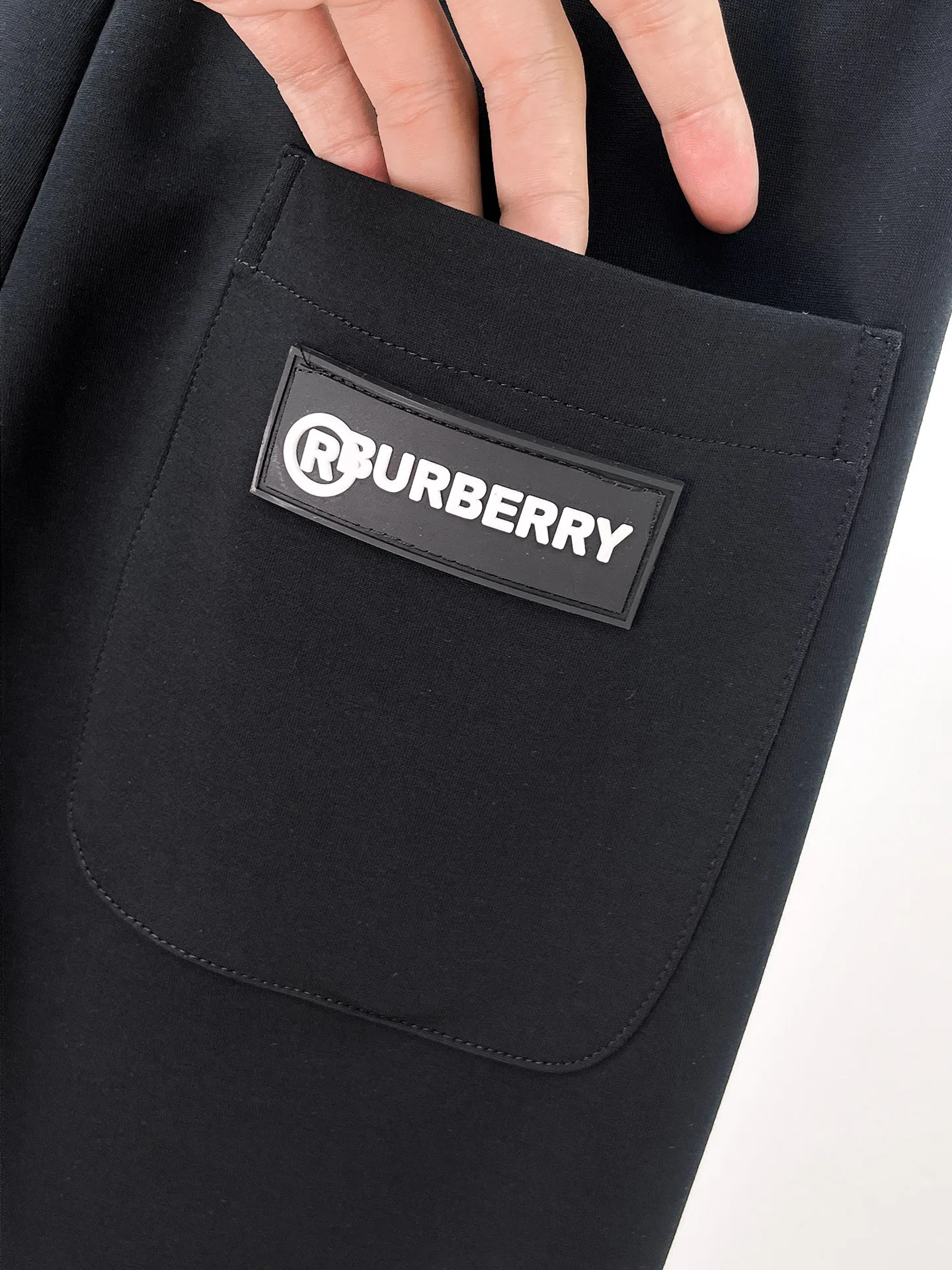 Men's Trousers BURBERRY 18399296
