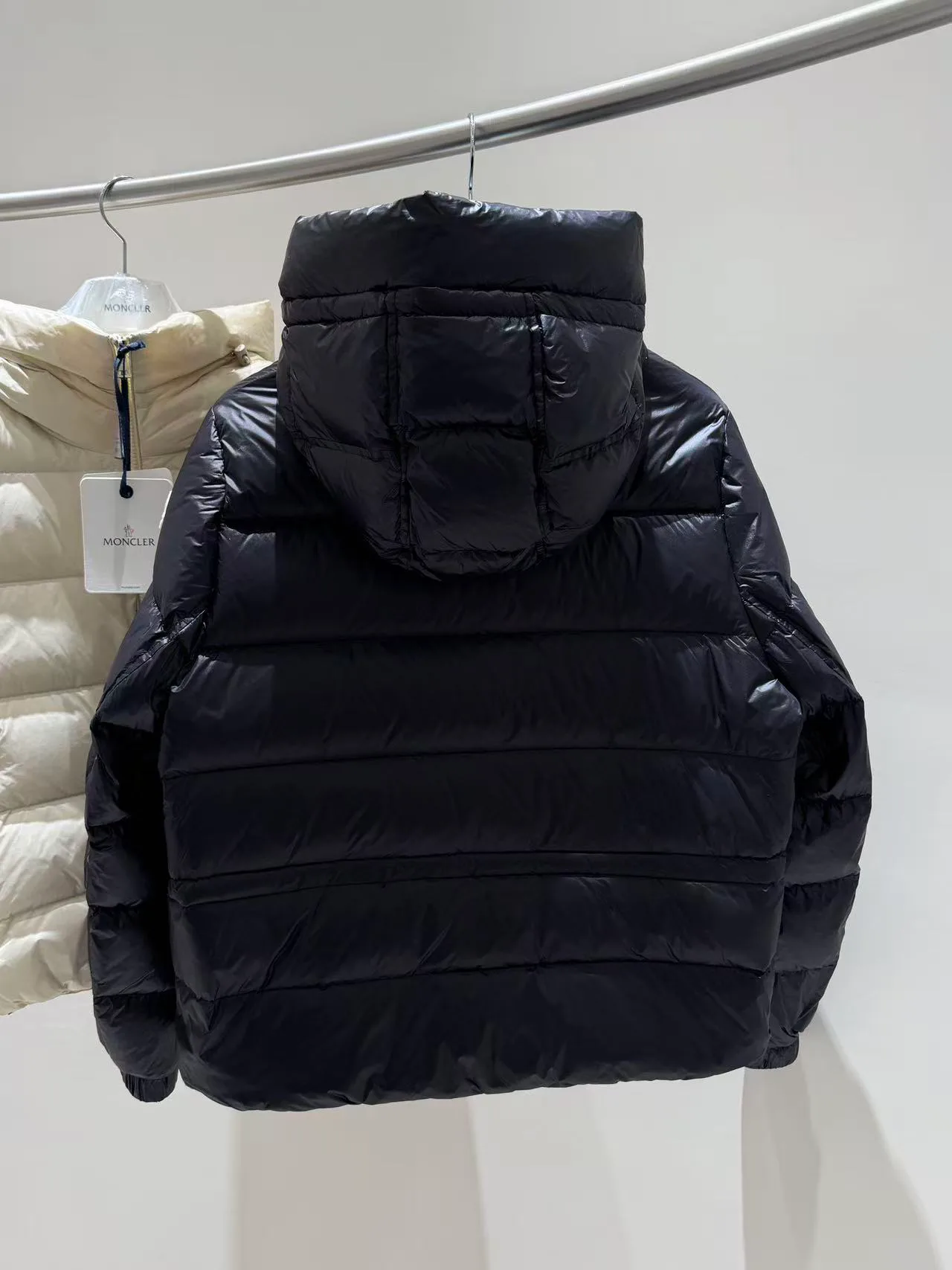 Women's Jackets And Down Jackets MONCLER 18184483