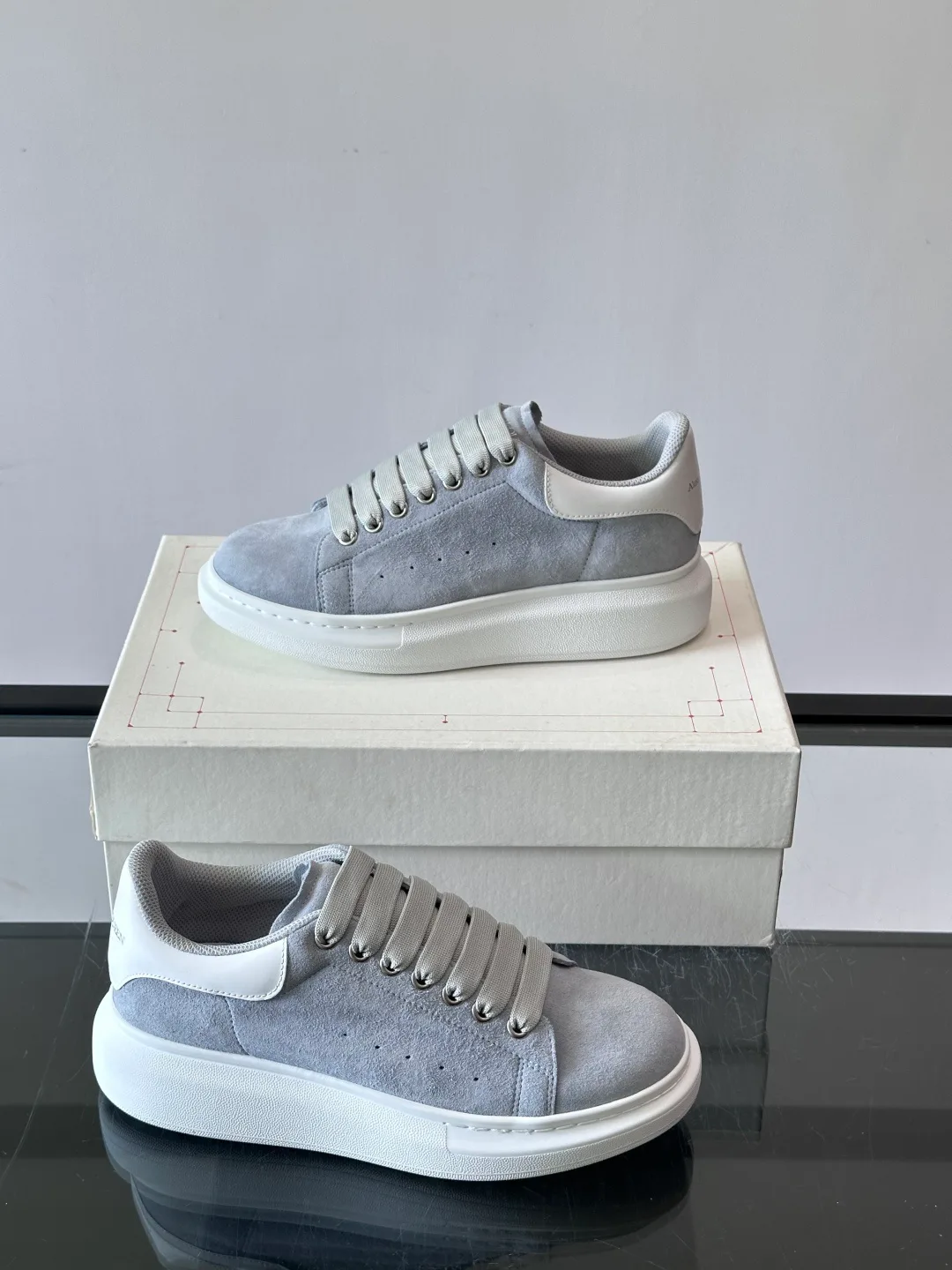 Women's Sneakers ALEXANDER MCQUEEN 17447546