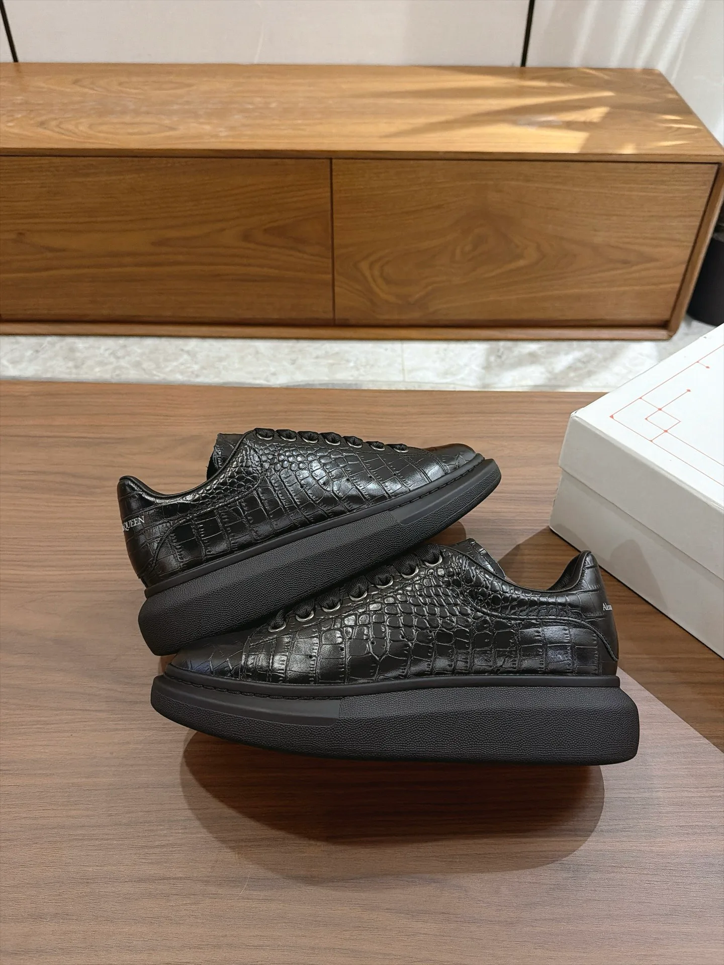 Women's Sneakers ALEXANDER MCQUEEN 18159798