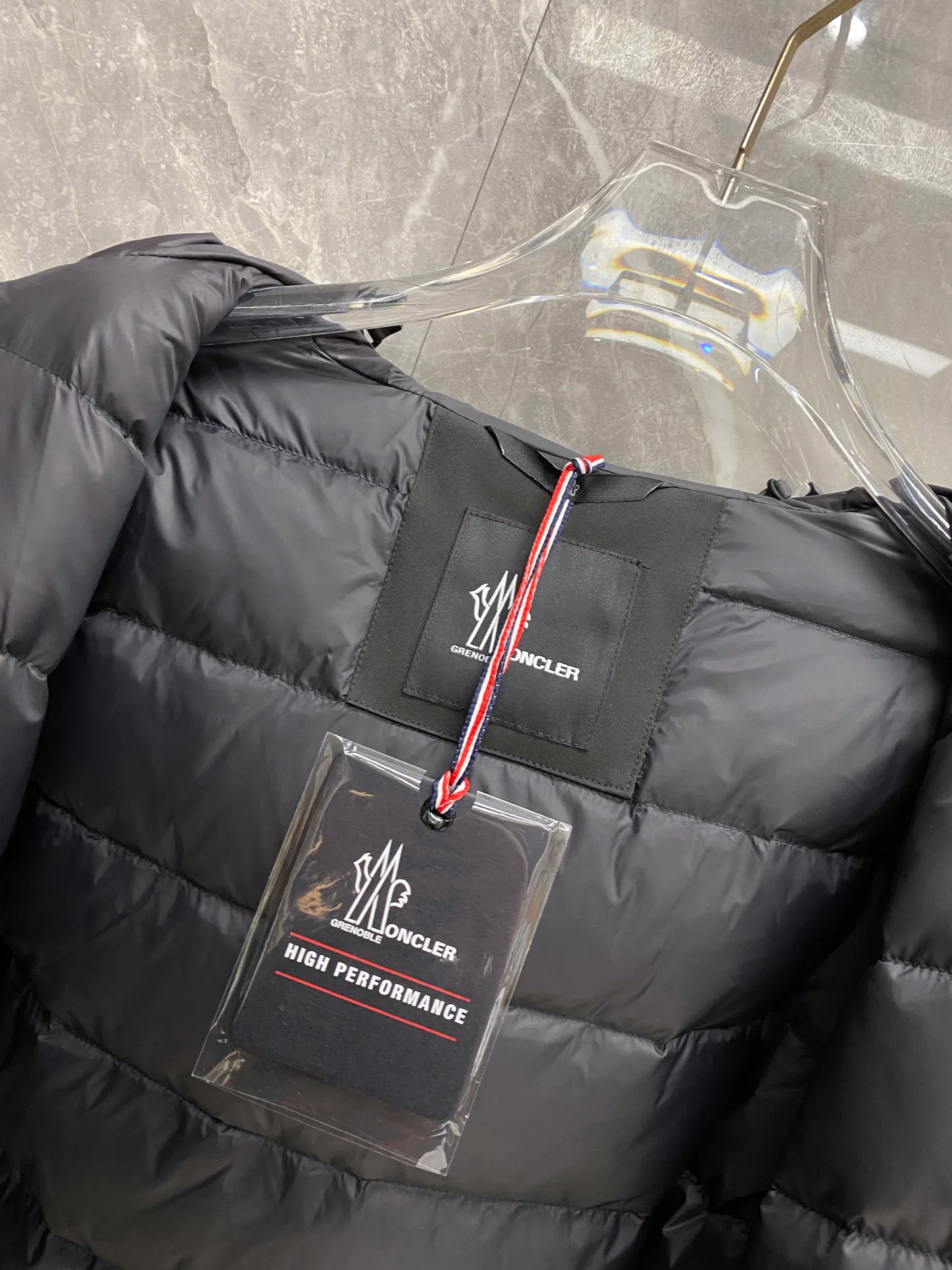 Women's Jackets And Down Jackets MONCLER 18348634
