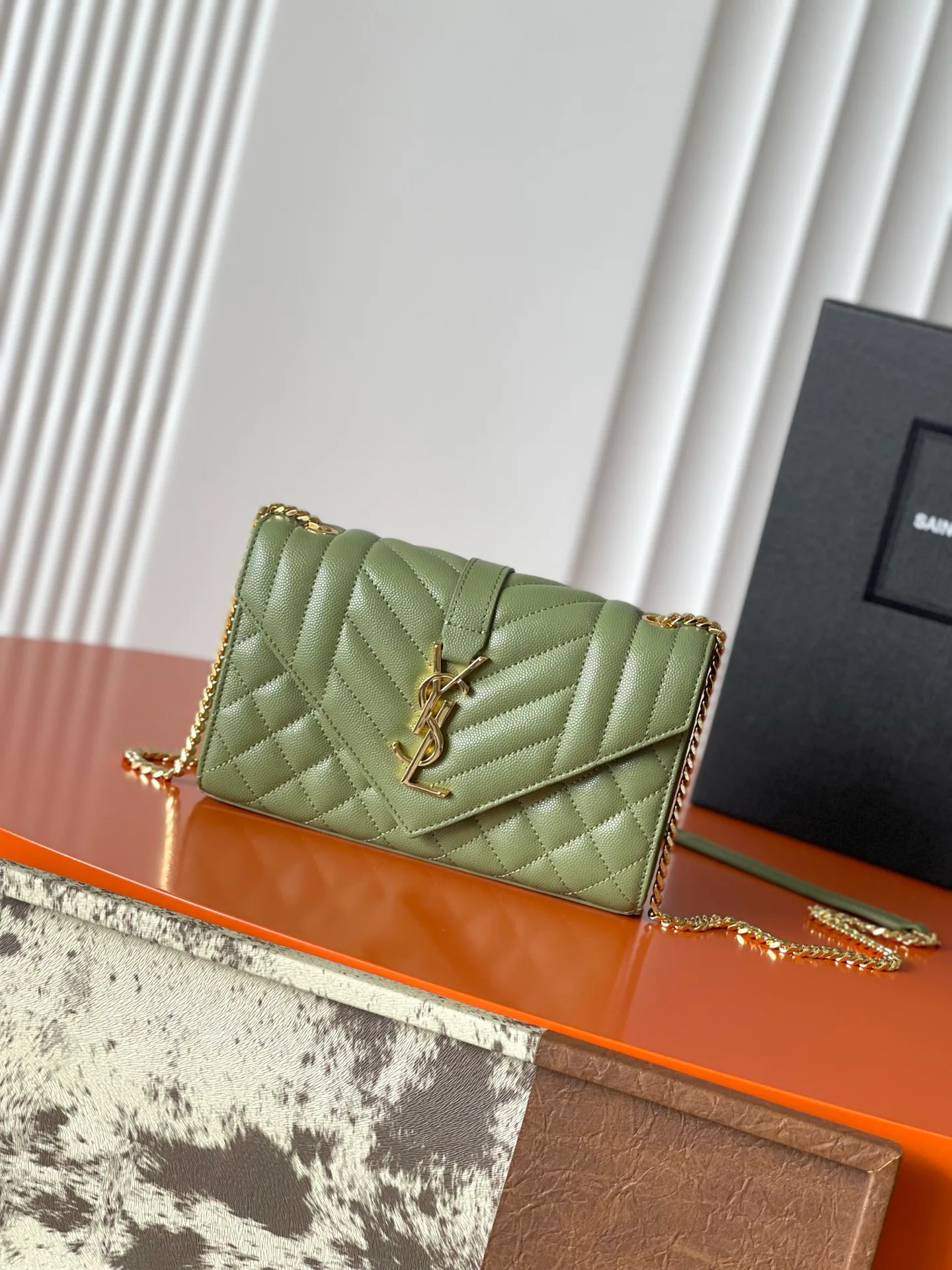 Классические Сумки Женские Saint Laurent 18610972