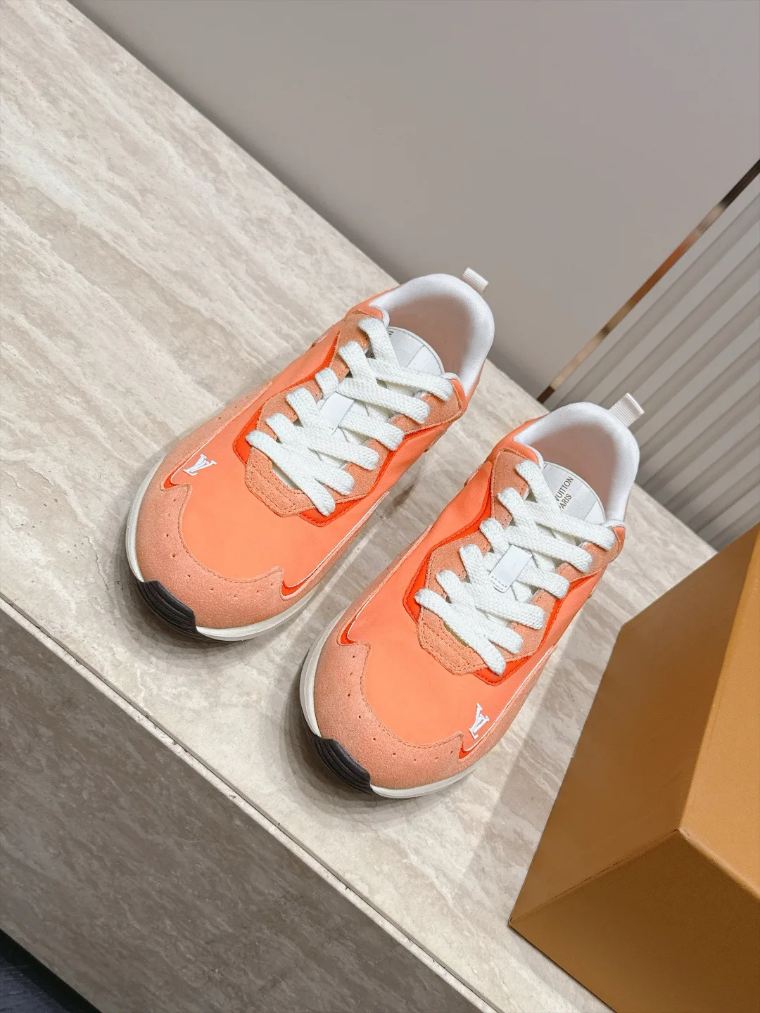 Men's Sneakers LOUIS VUITTON 17946648