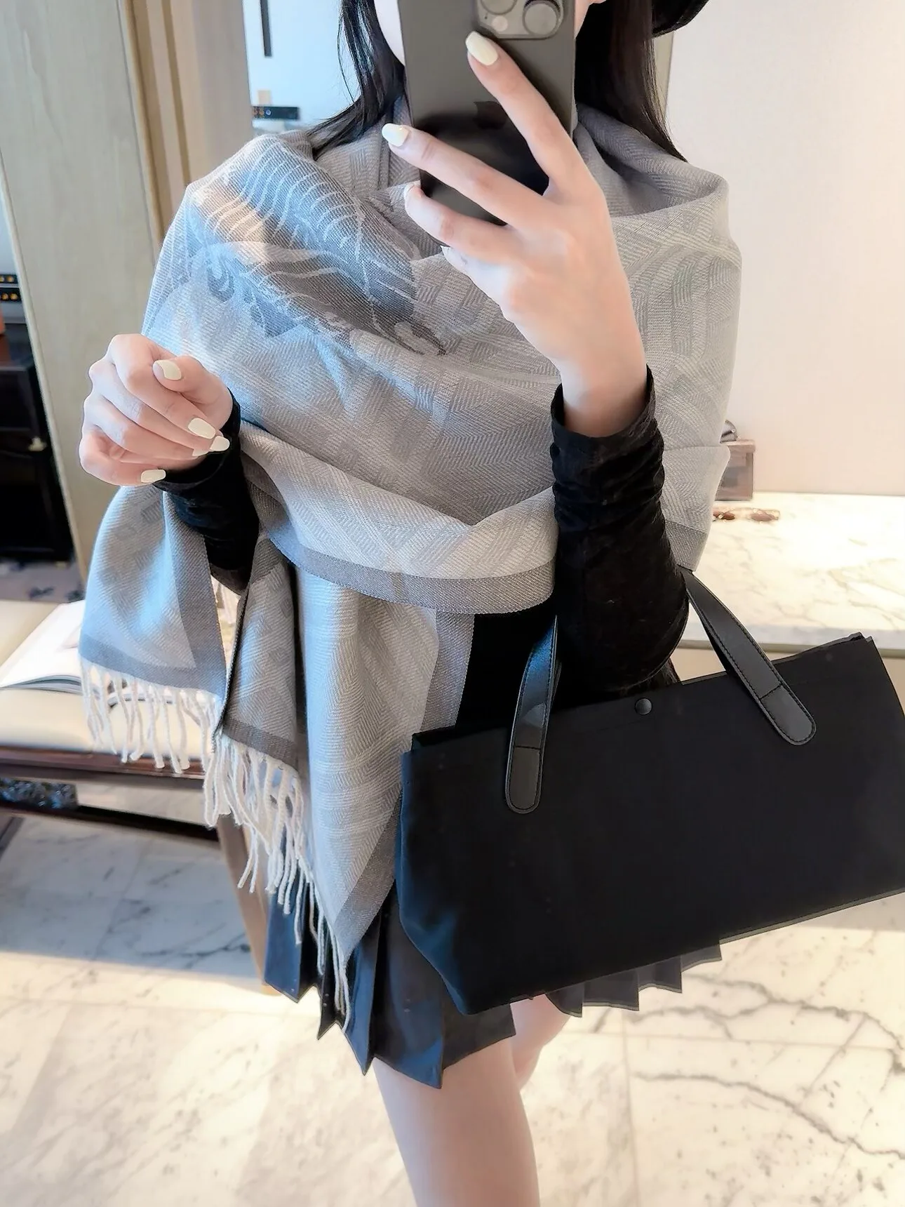 Scarves BURBERRY 18003025