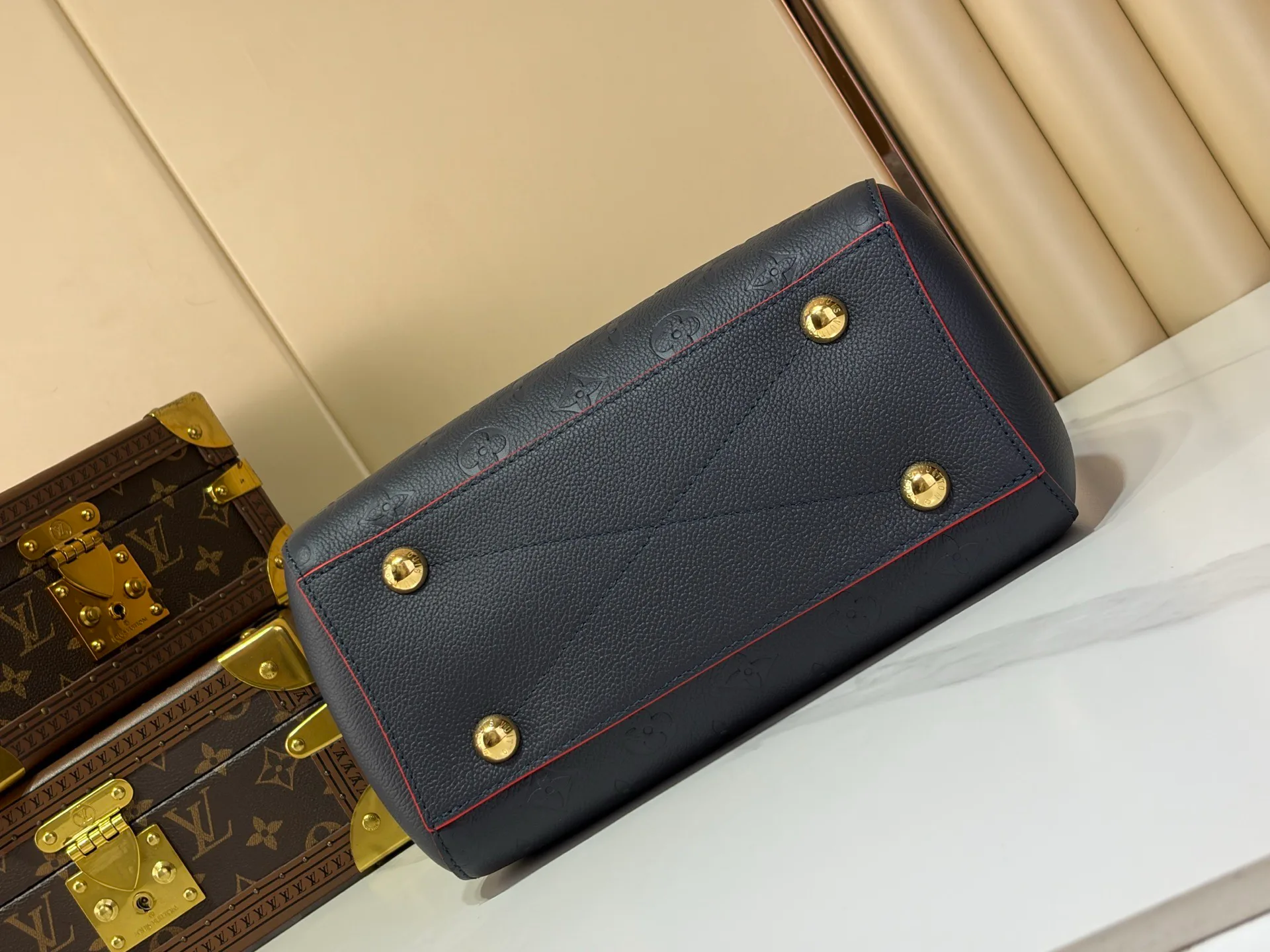 Women's Classic Handbags LOUIS VUITTON 18240327