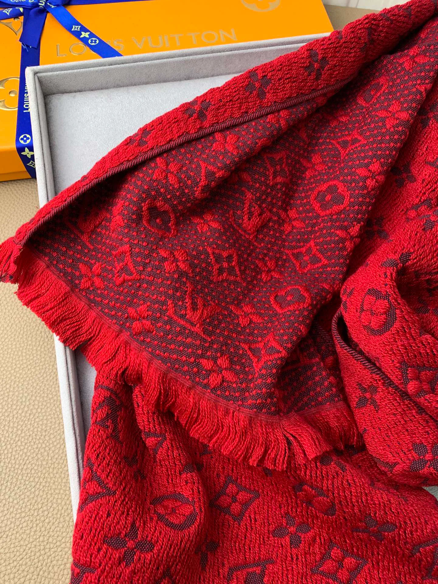 Scarves LOUIS VUITTON 18525768