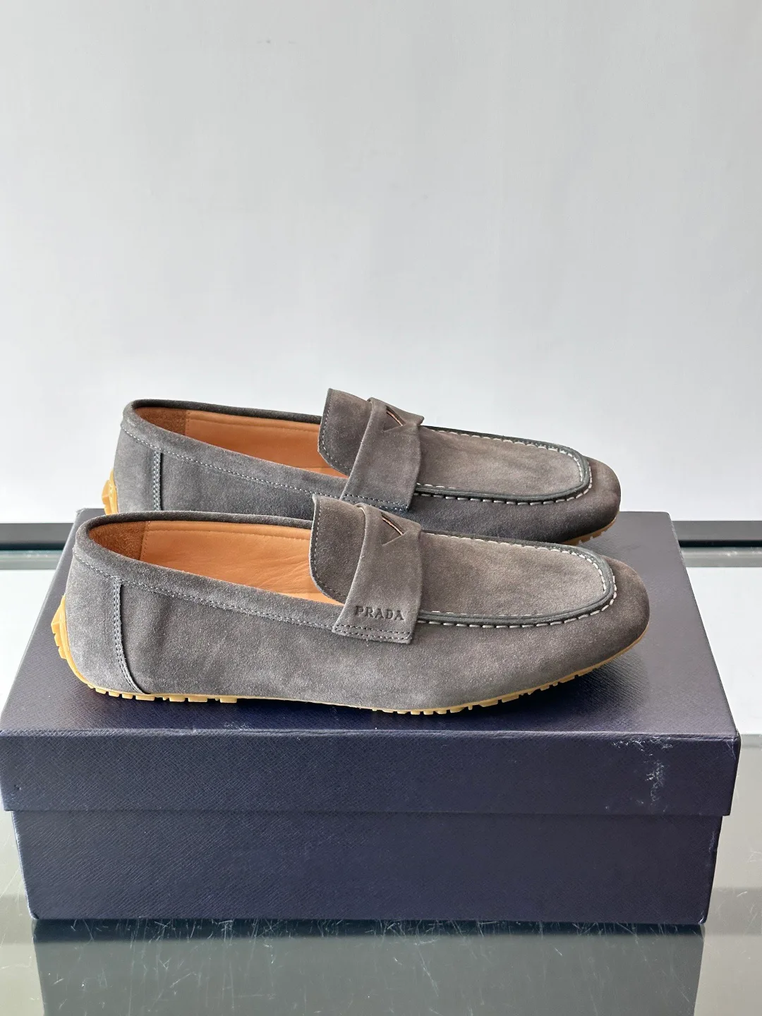 Men's Loafers And Dress Shoes PRADA 17447554