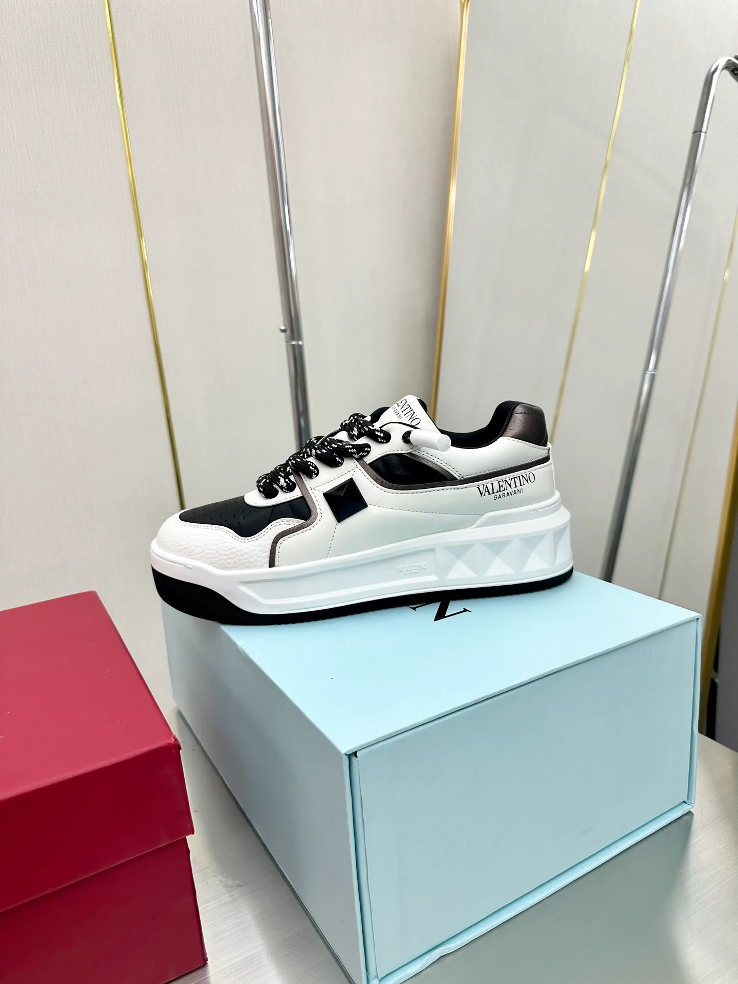 Women's Sneakers VALENTINO 17955024