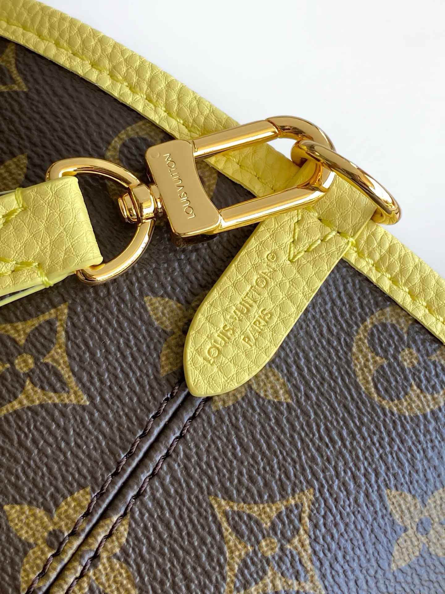 Women's Classic Handbags LOUIS VUITTON 17483326