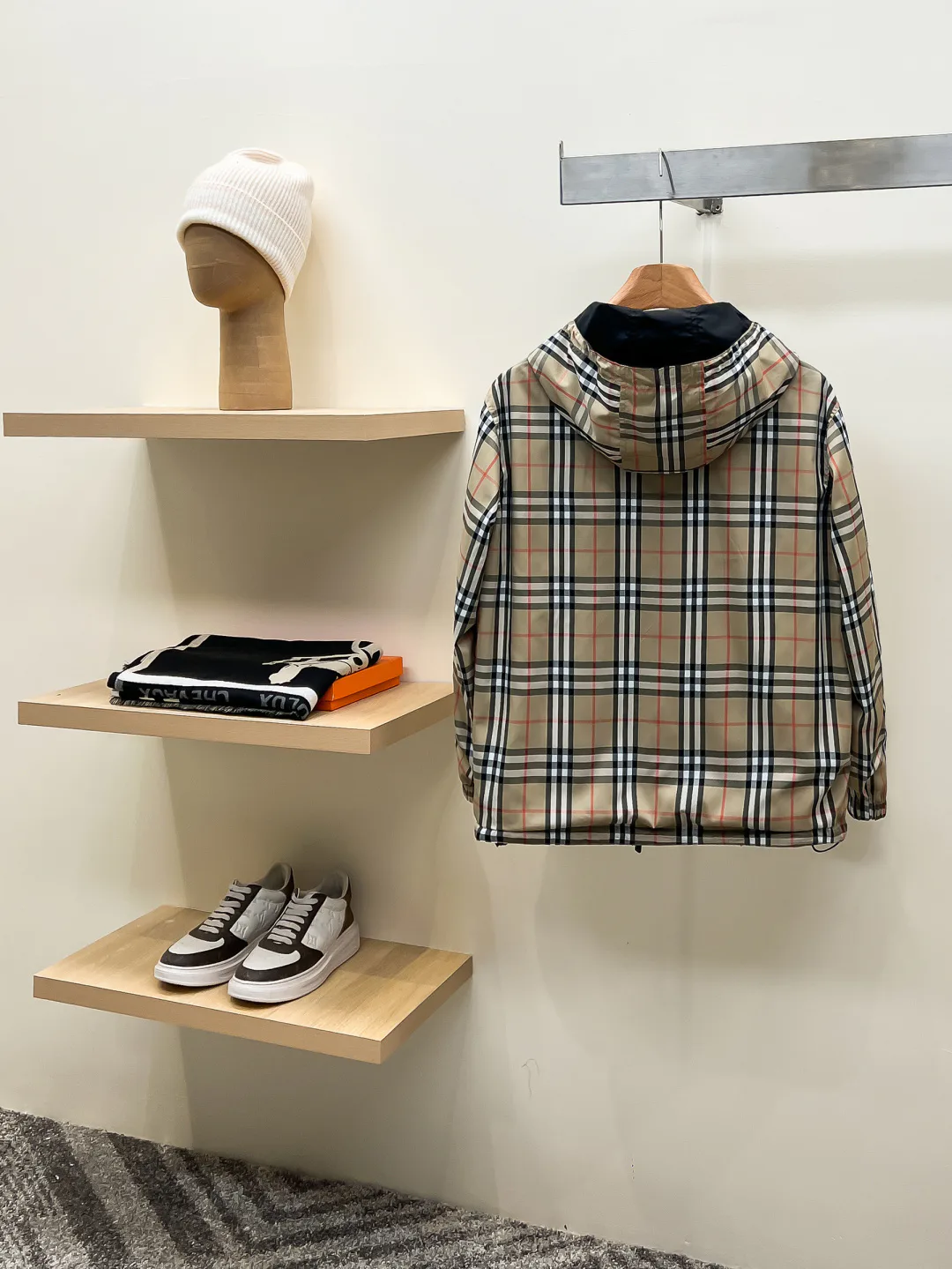 Men's Jackets And Down Jackets BURBERRY 18499070